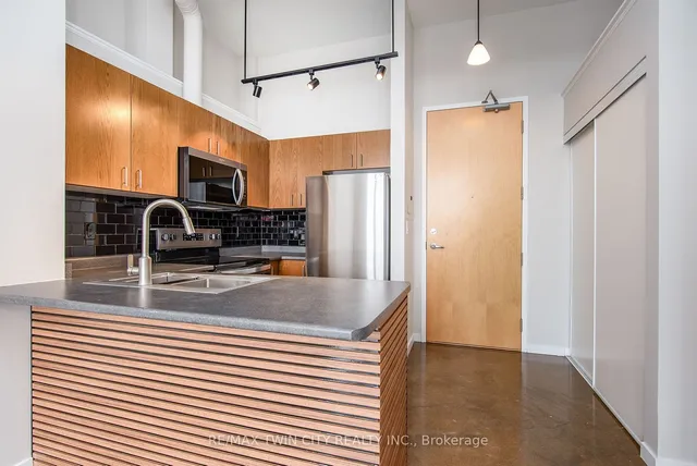 Additional property image - 410 King St Unit 603