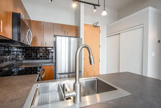 Additional property image - 410 King St Unit 603