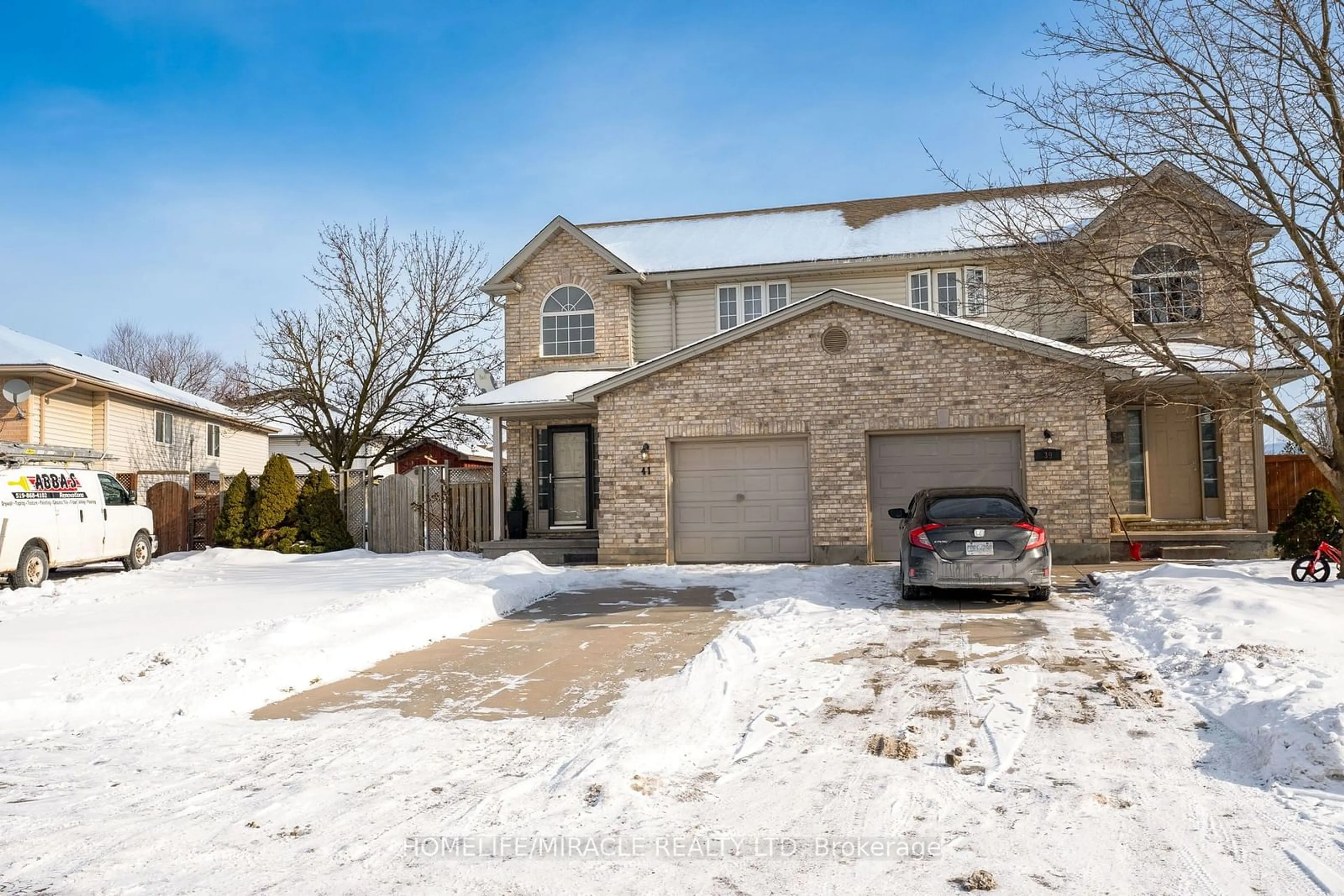 Unknown for 41 Railton Crt, London Ontario N5V 4Y2