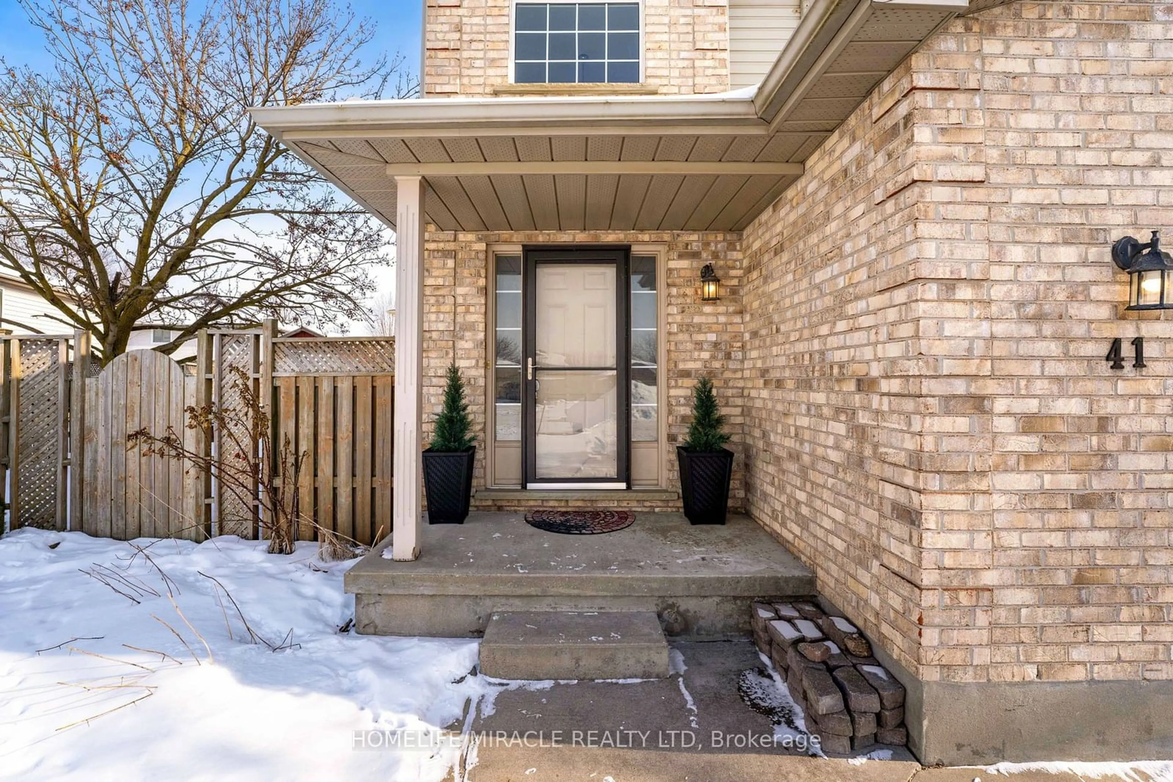 Indoor entryway for 41 Railton Crt, London Ontario N5V 4Y2