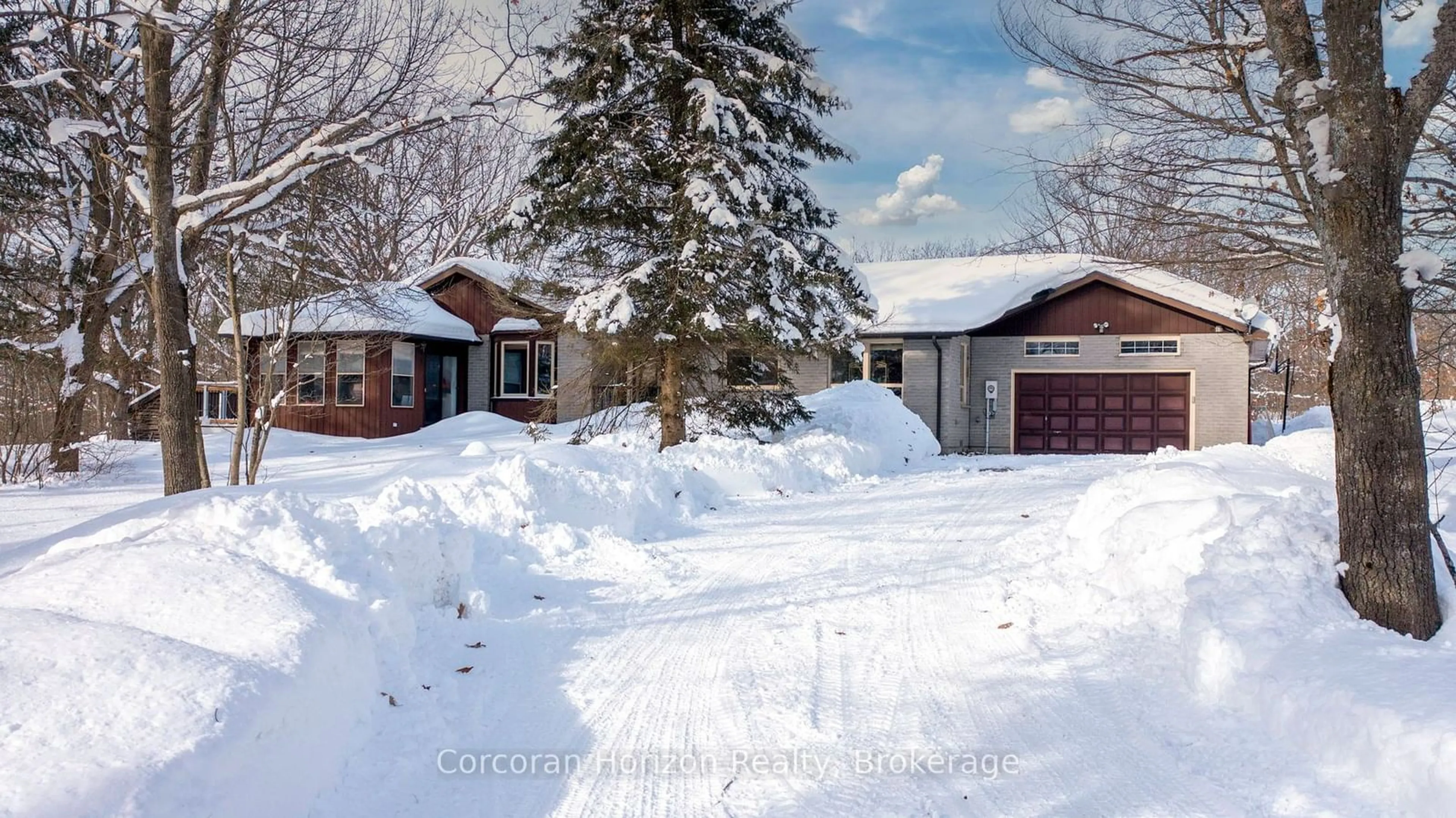 A pic from outside/outdoor area/front of a property/back of a property/a pic from drone, street for 87 CORRIEVALE Rd, Georgian Bay Ontario L0K 1S0