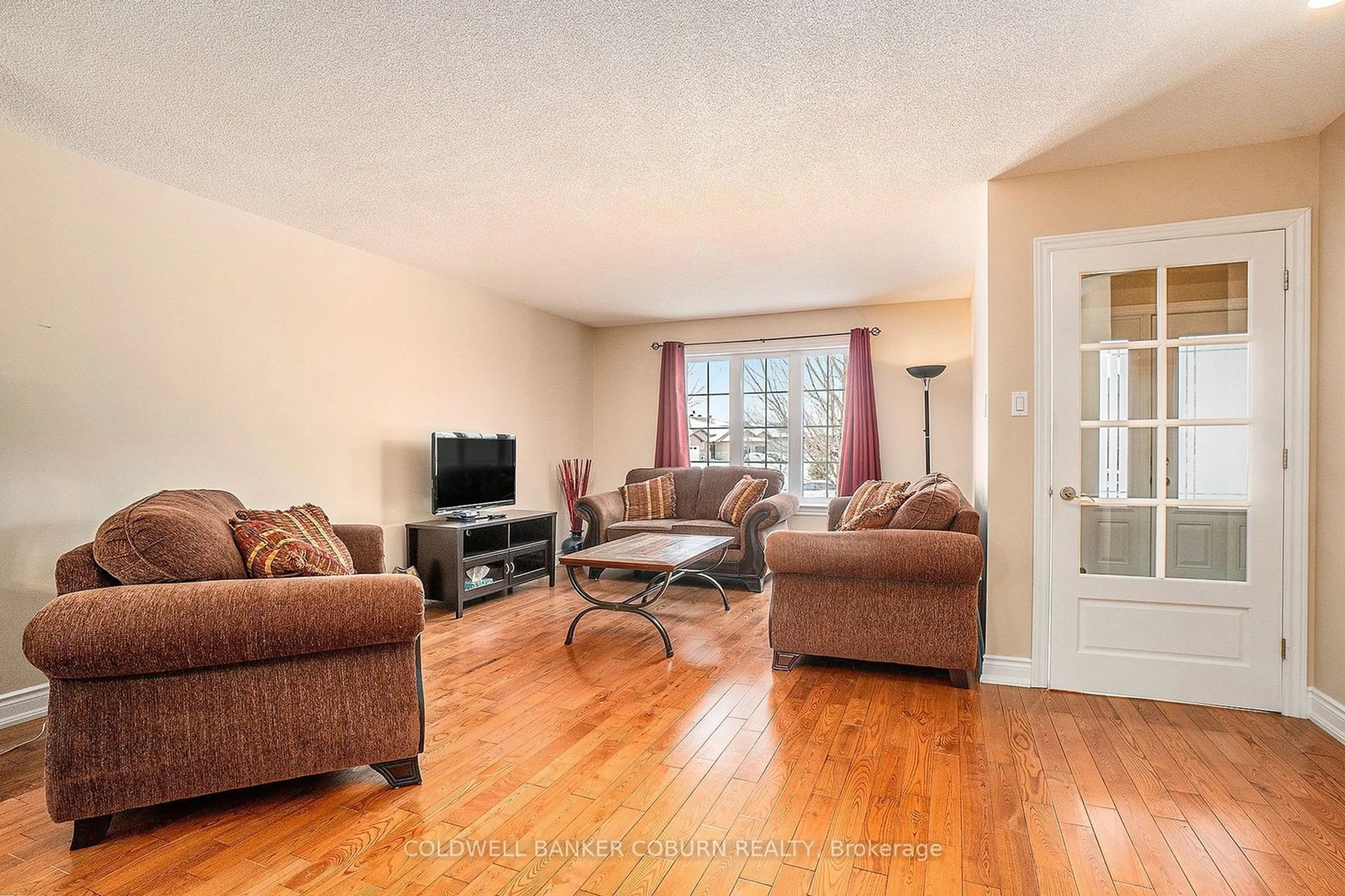 Living room with furniture, unknown for 6 Provost St, North Stormont Ontario K0A 1R0