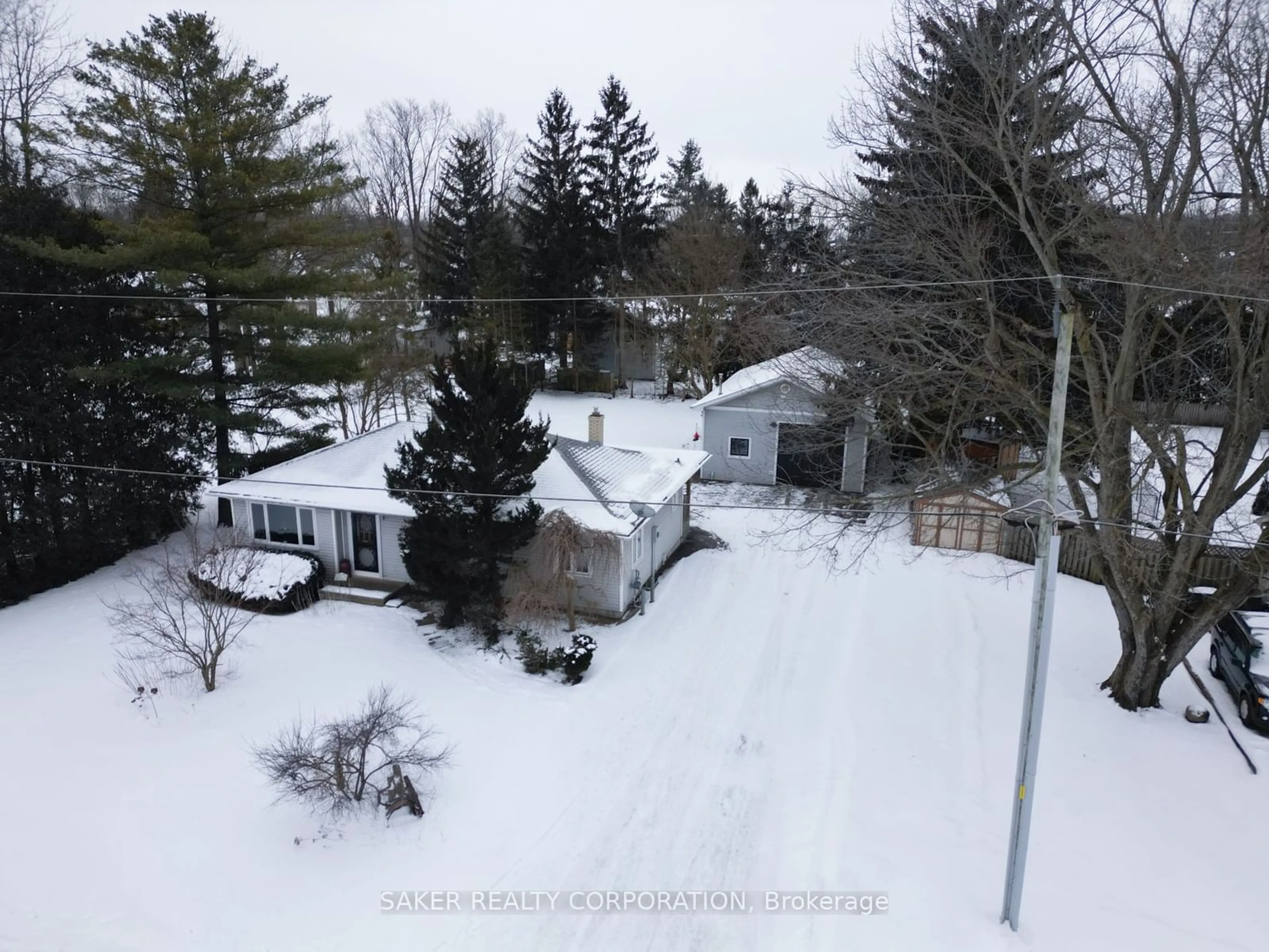 A pic from outside/outdoor area/front of a property/back of a property/a pic from drone, street for 2617 Emerson St, Strathroy-Caradoc Ontario N0L 1W0