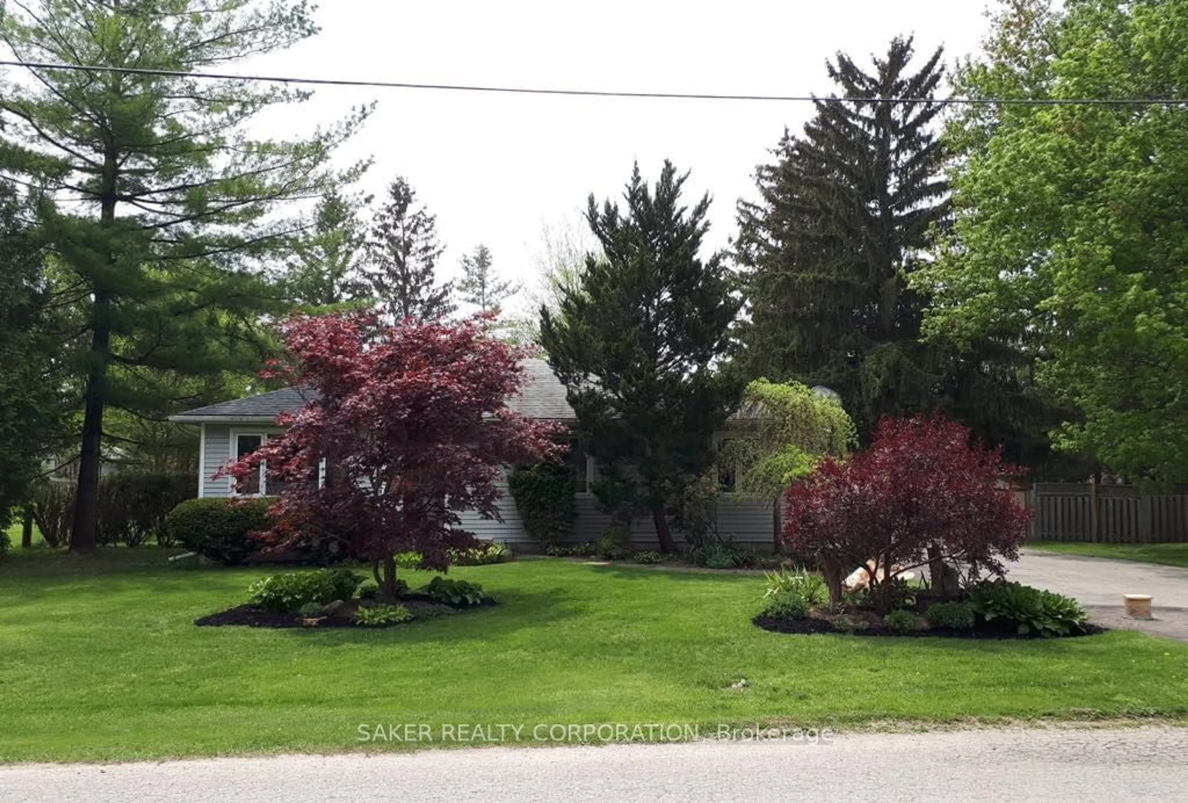 A pic from outside/outdoor area/front of a property/back of a property/a pic from drone, street for 2617 Emerson St, Strathroy-Caradoc Ontario N0L 1W0
