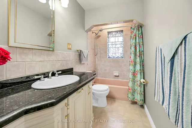 Additional property image - 297 East 36th St