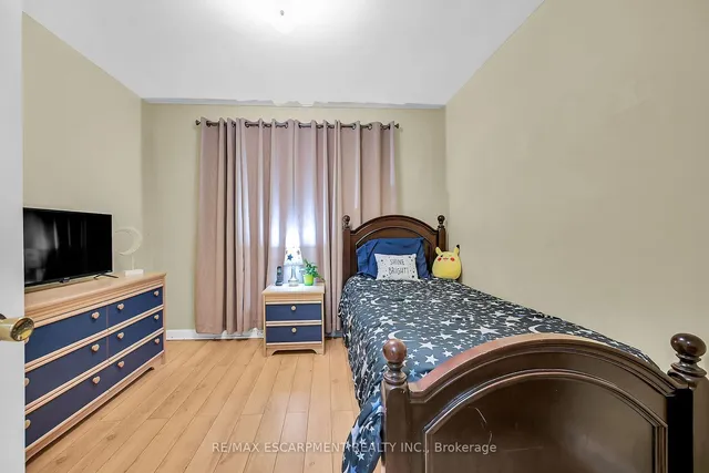 Additional property image - 297 East 36th St