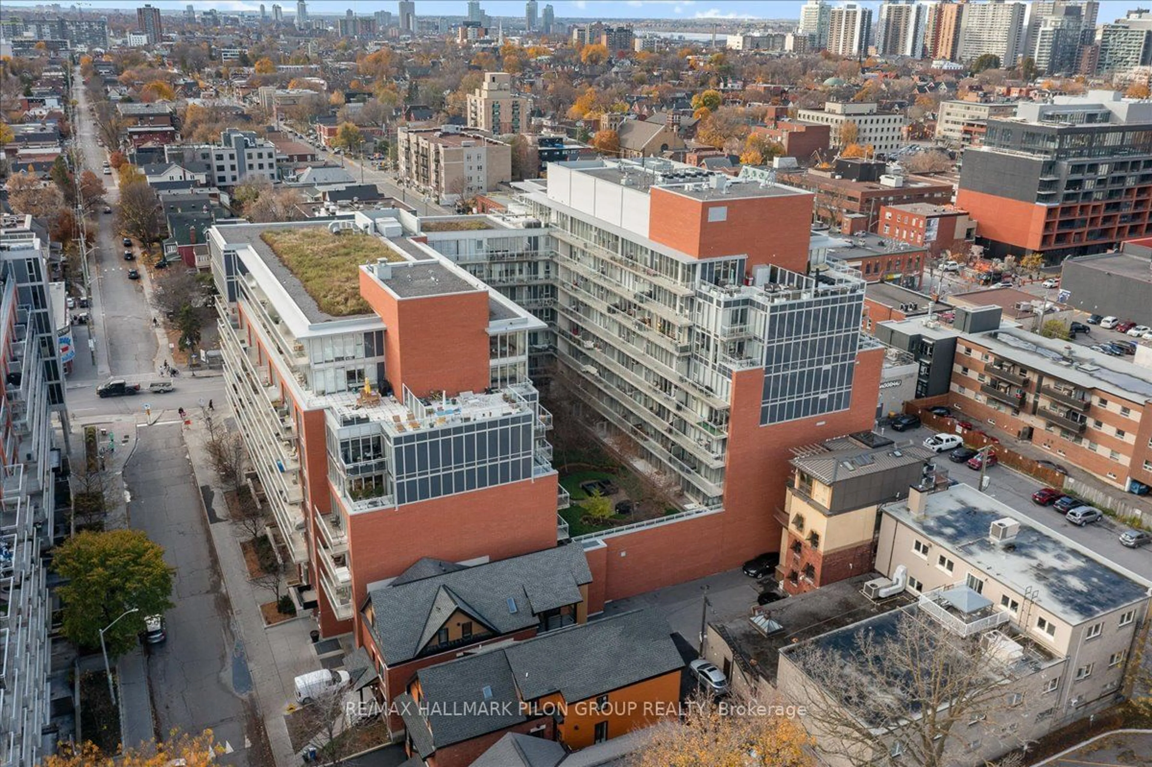 A pic from outside/outdoor area/front of a property/back of a property/a pic from drone, city buildings view from balcony for 349 Mcleod St #527, Ottawa Ontario K2P 0S1