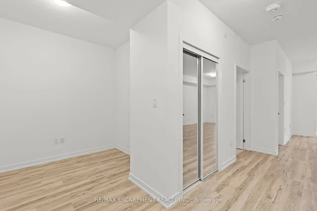 Additional property image - 460 Dundas St Unit 422
