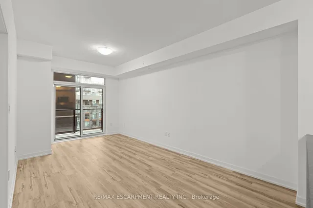 Additional property image - 460 Dundas St Unit 422