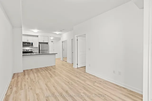 Additional property image - 460 Dundas St Unit 422