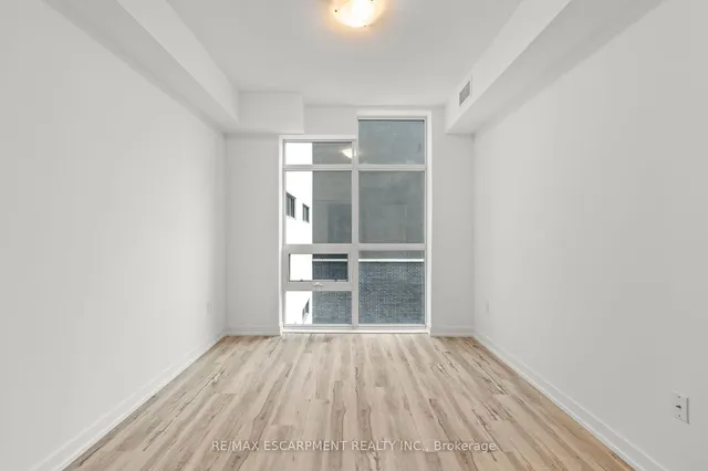 Additional property image - 460 Dundas St Unit 422