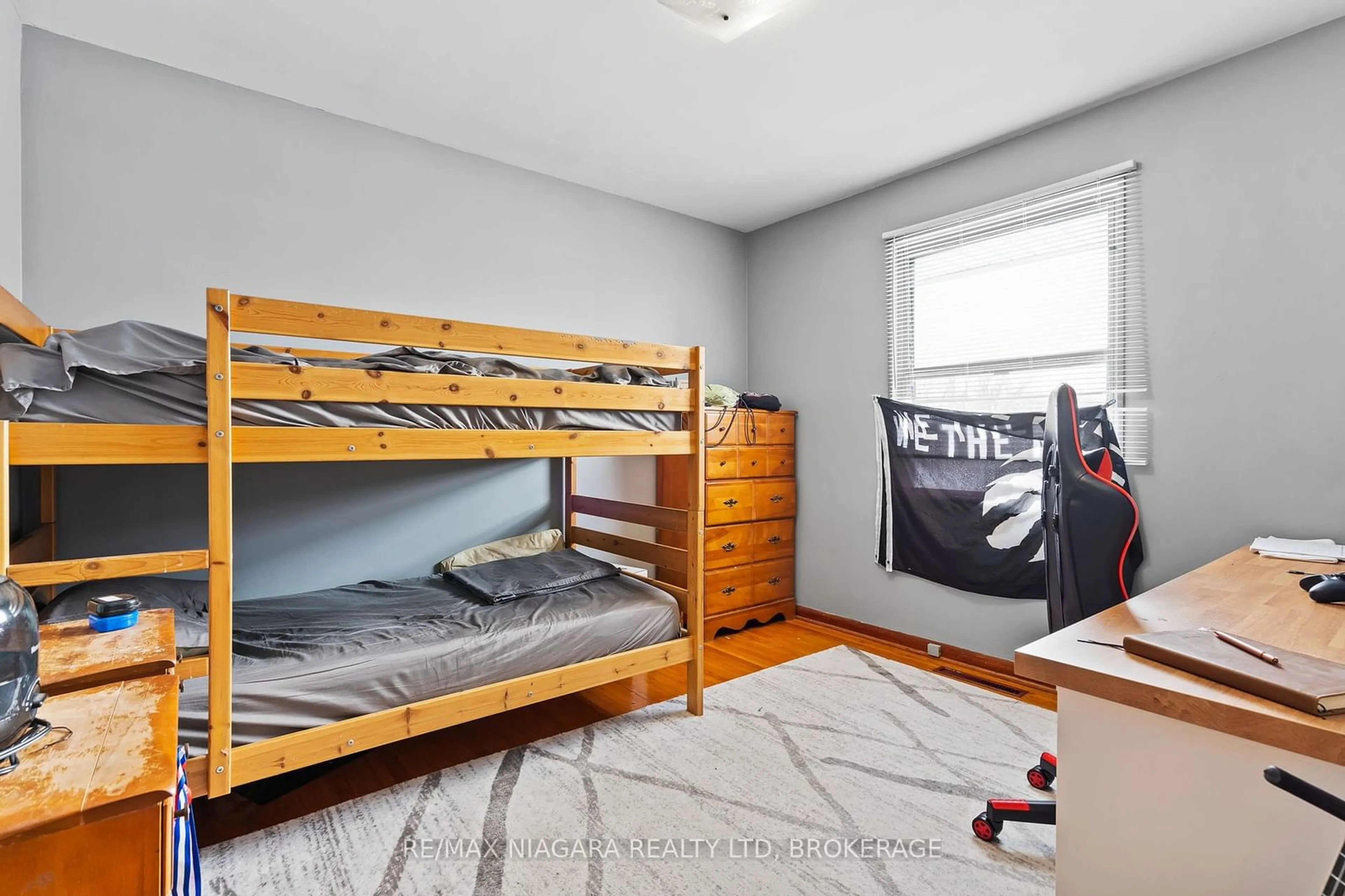 A pic of a room for 5956 CHURCH`S Lane, Niagara Falls Ontario L2J 1Y7