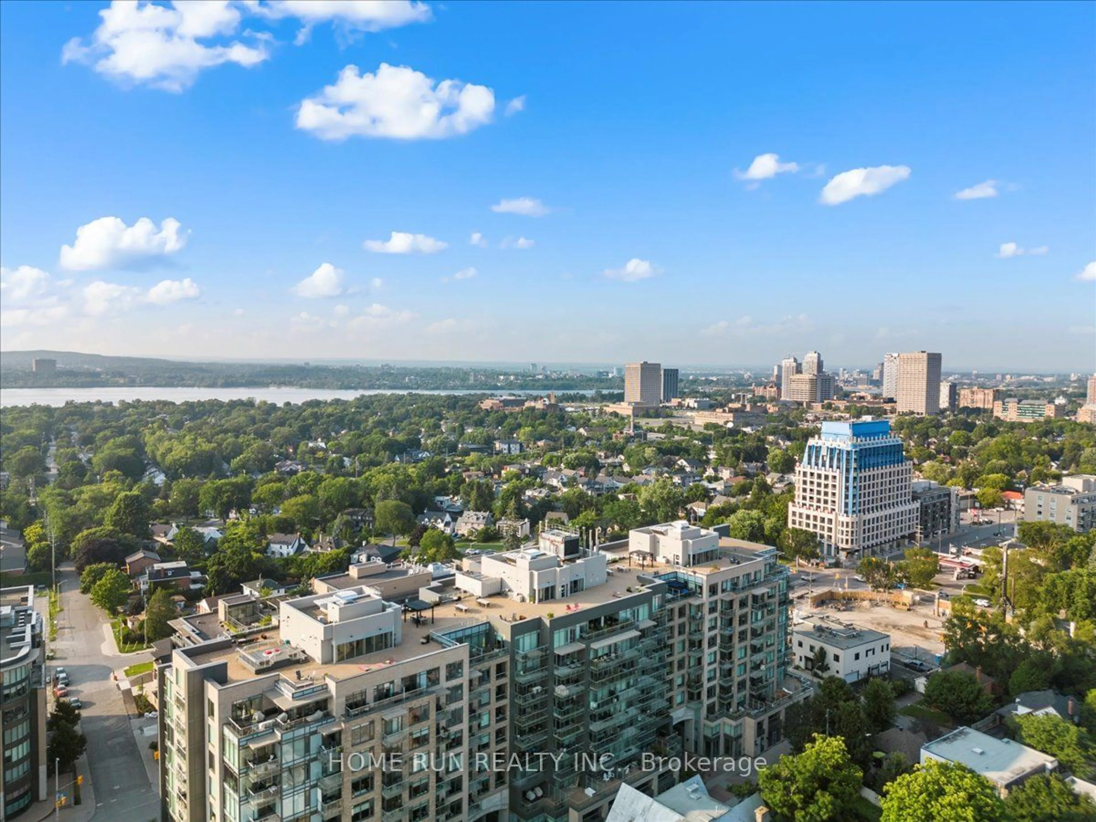 A pic from outside/outdoor area/front of a property/back of a property/a pic from drone, city buildings view from balcony for 108 RICHMOND Rd #608, Westboro - Hampton Park Ontario K1Z 0B3