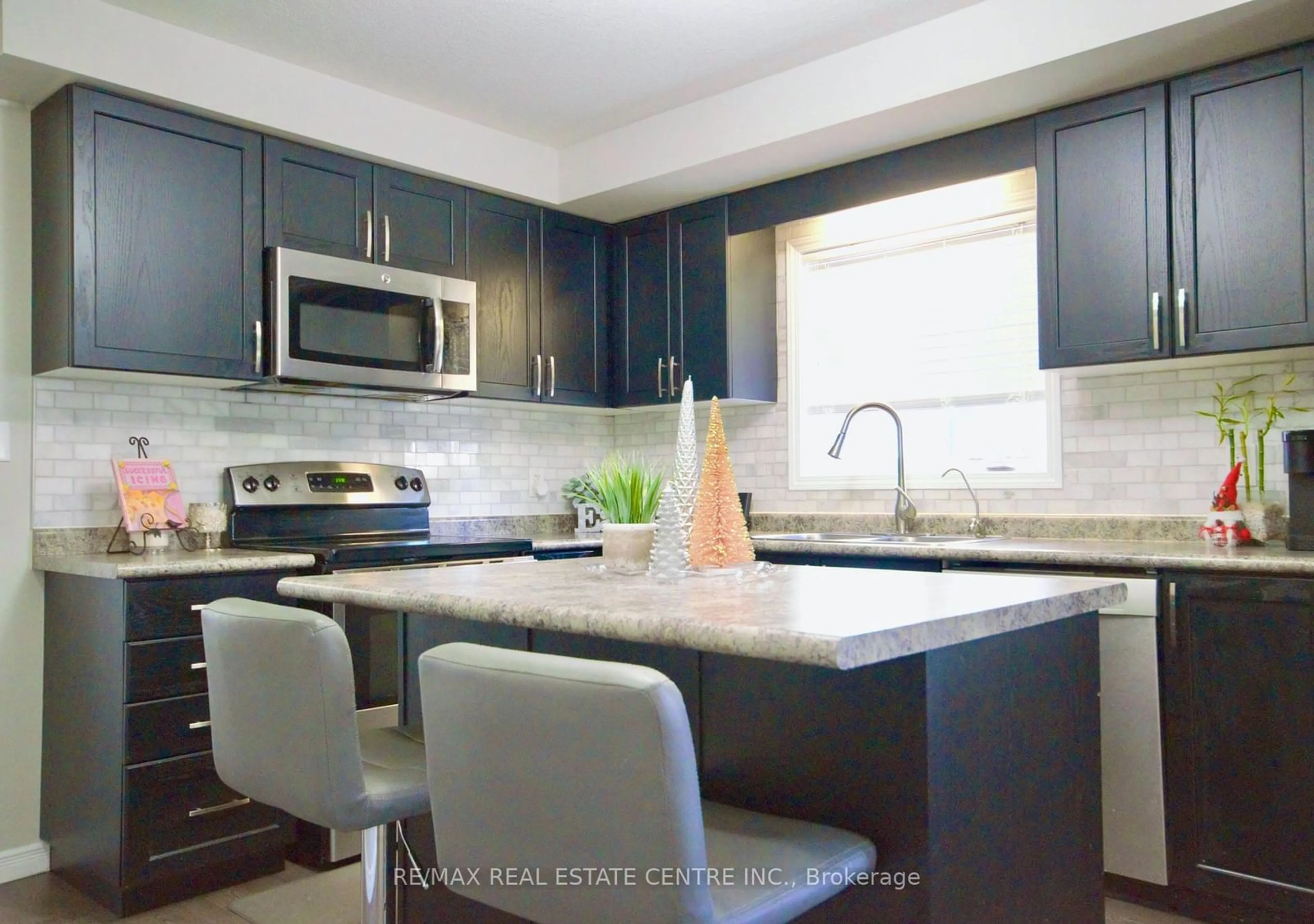 Open concept kitchen, ceramic/tile floor for 388 Old Huron Rd #21C, Kitchener Ontario N2R 0J6