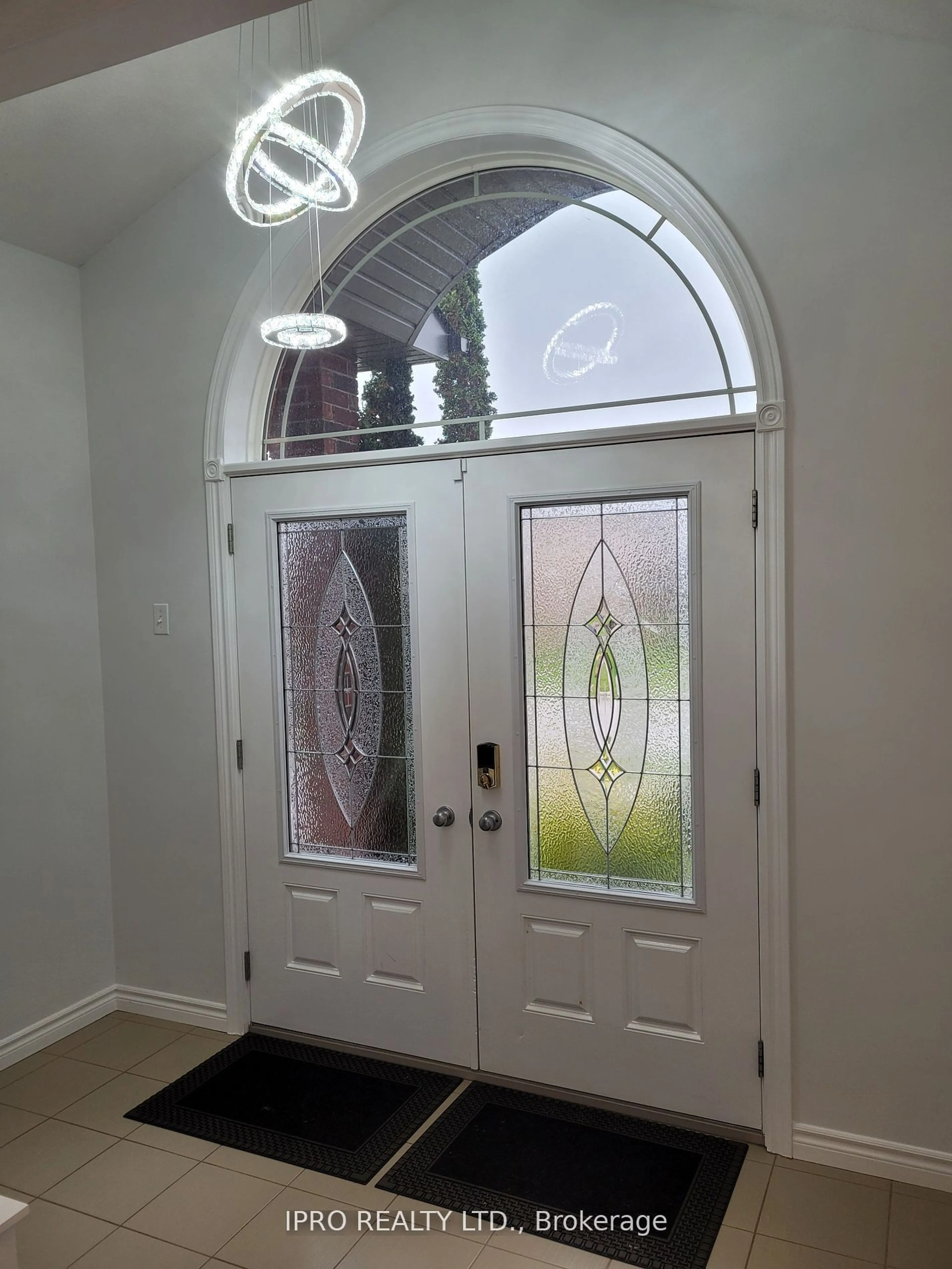 Indoor entryway for 153 Winders Tr, Ingersoll Ontario N5C 0A7