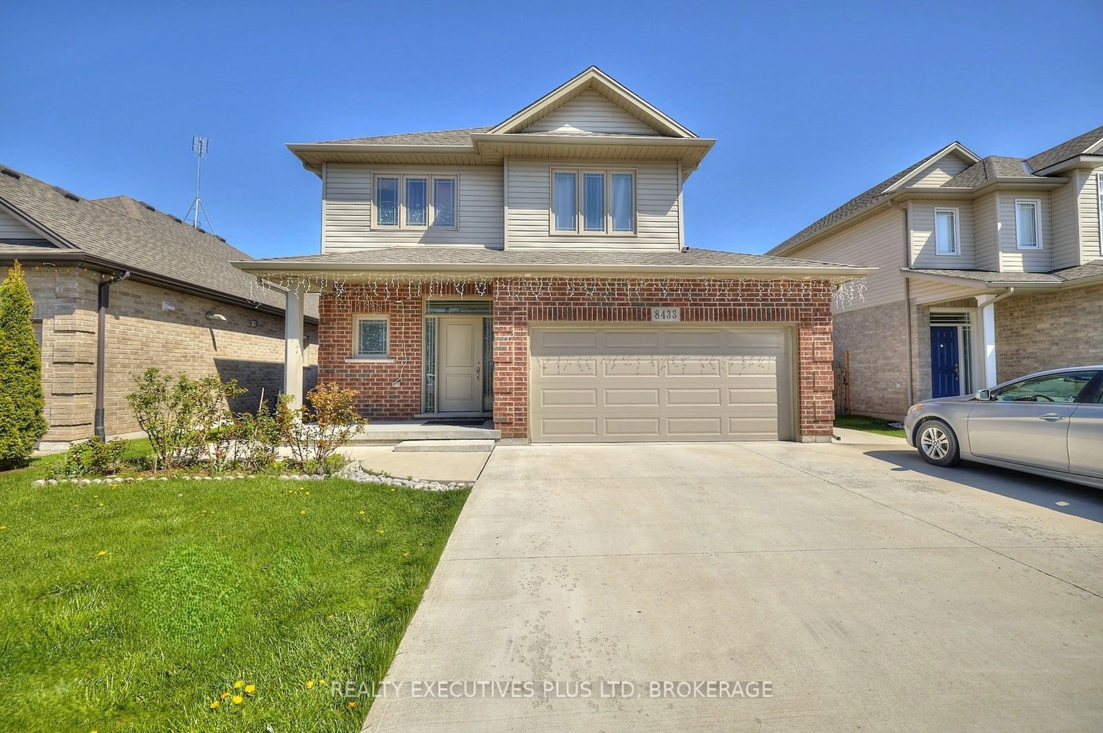 Home with brick exterior material, street for 8433 Angie Dr, Niagara Falls Ontario L2H 0M9