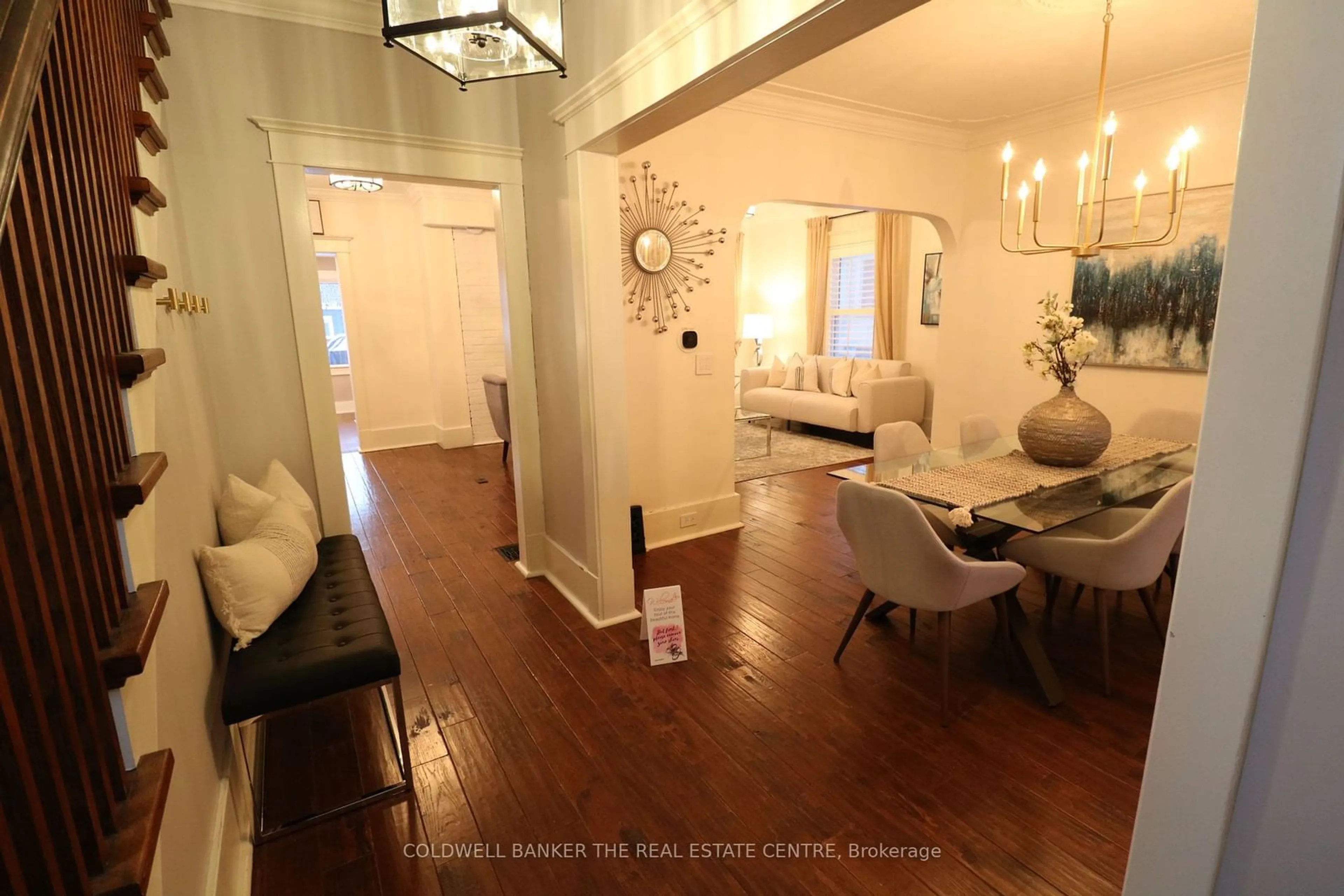 Dining room, wood/laminate floor for 121 West St, West Lincoln Ontario L0R 2A0