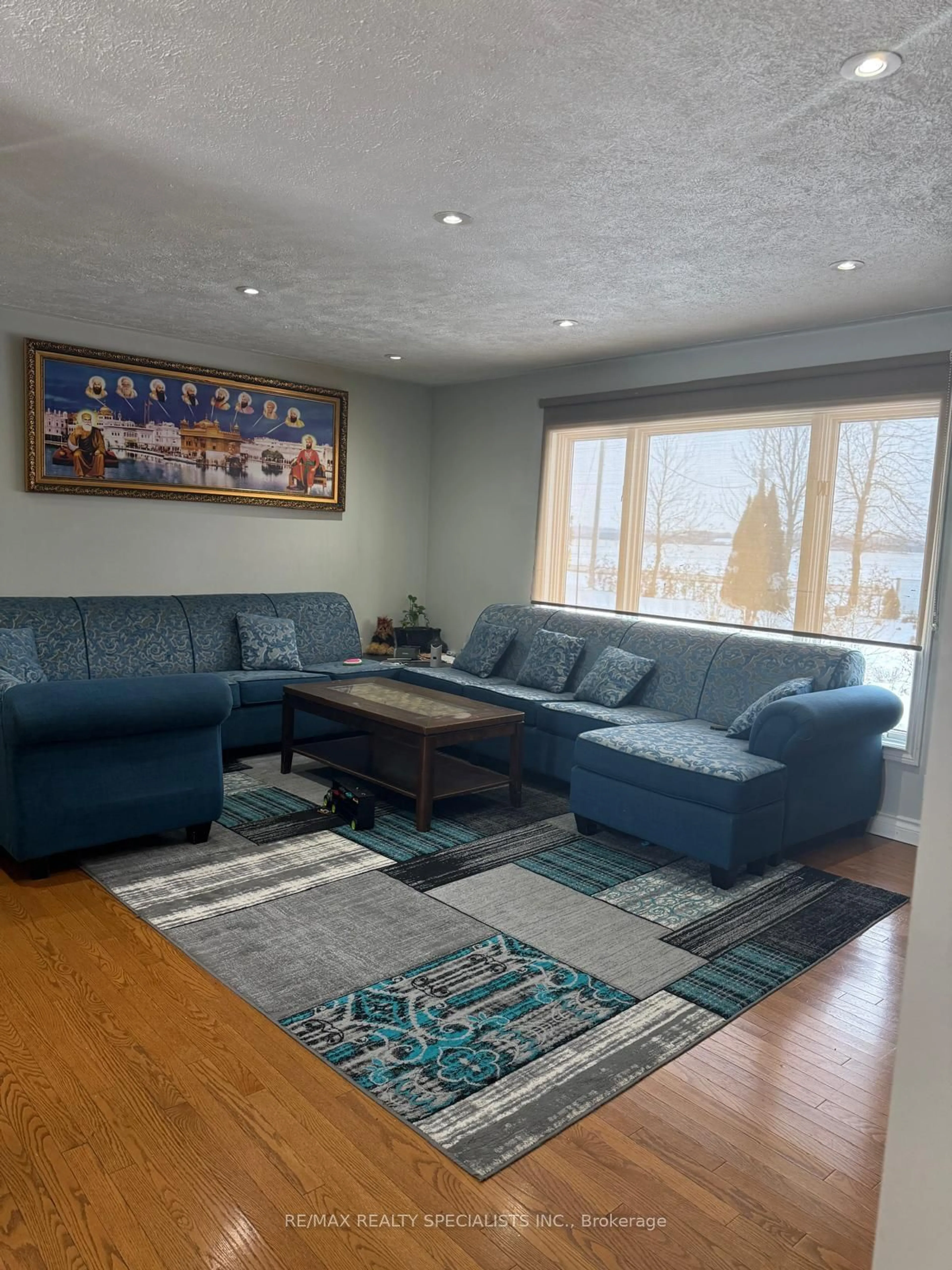 Living room with furniture, unknown for 481 Middle Townline Rd, Brant Ontario N0E 1A0