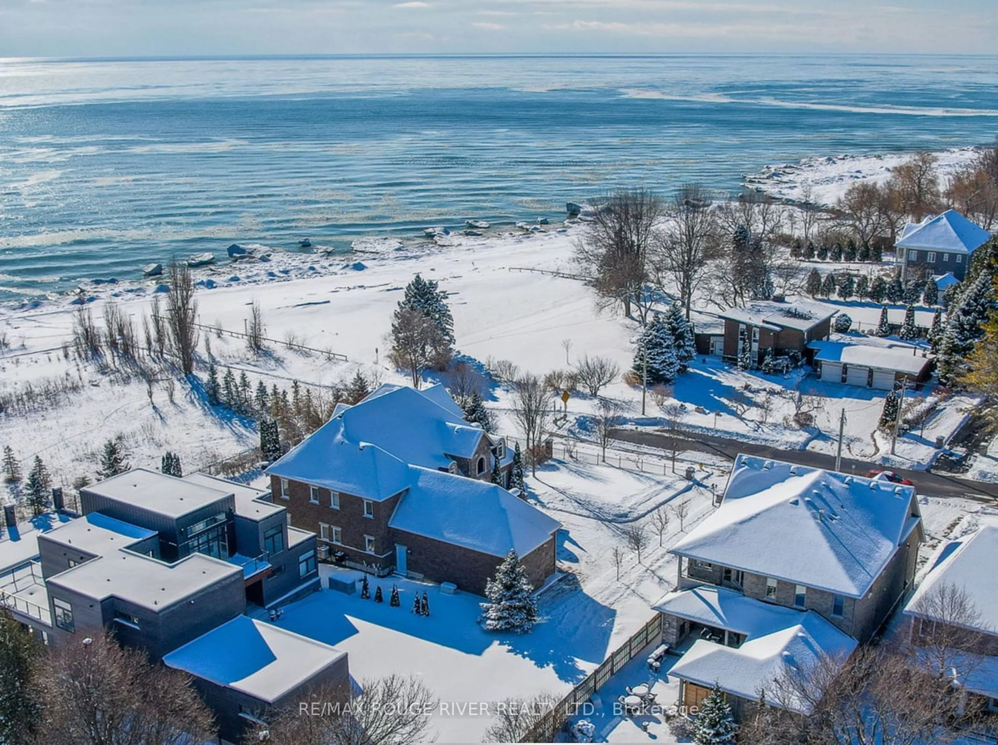 A pic from outside/outdoor area/front of a property/back of a property/a pic from drone, unknown for 98 Ontario St St, Cobourg Ontario K9A 3B3