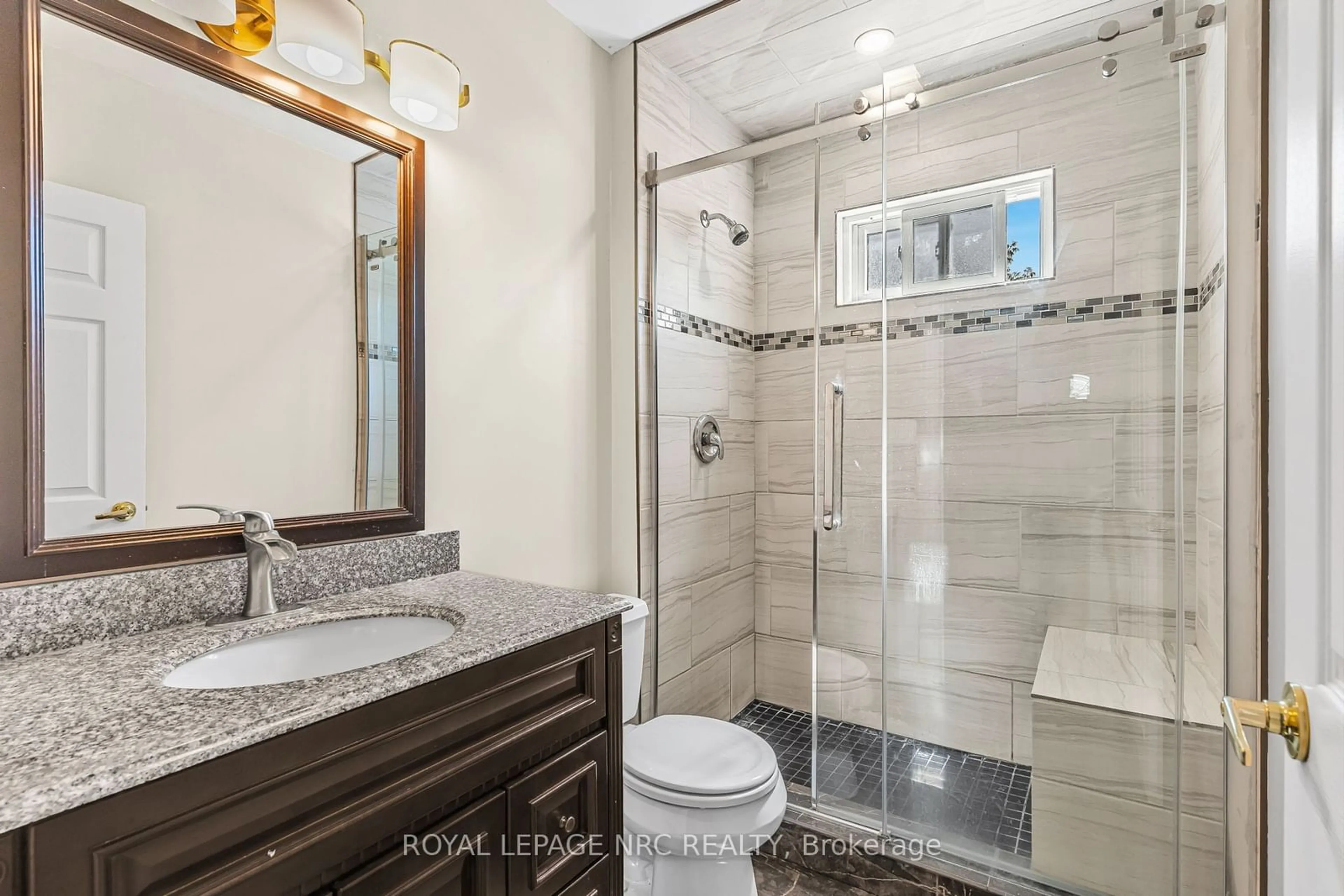 Contemporary bathroom, ceramic/tile floor for 19 CAMPBELL Ave, St. Catharines Ontario L2P 2M3