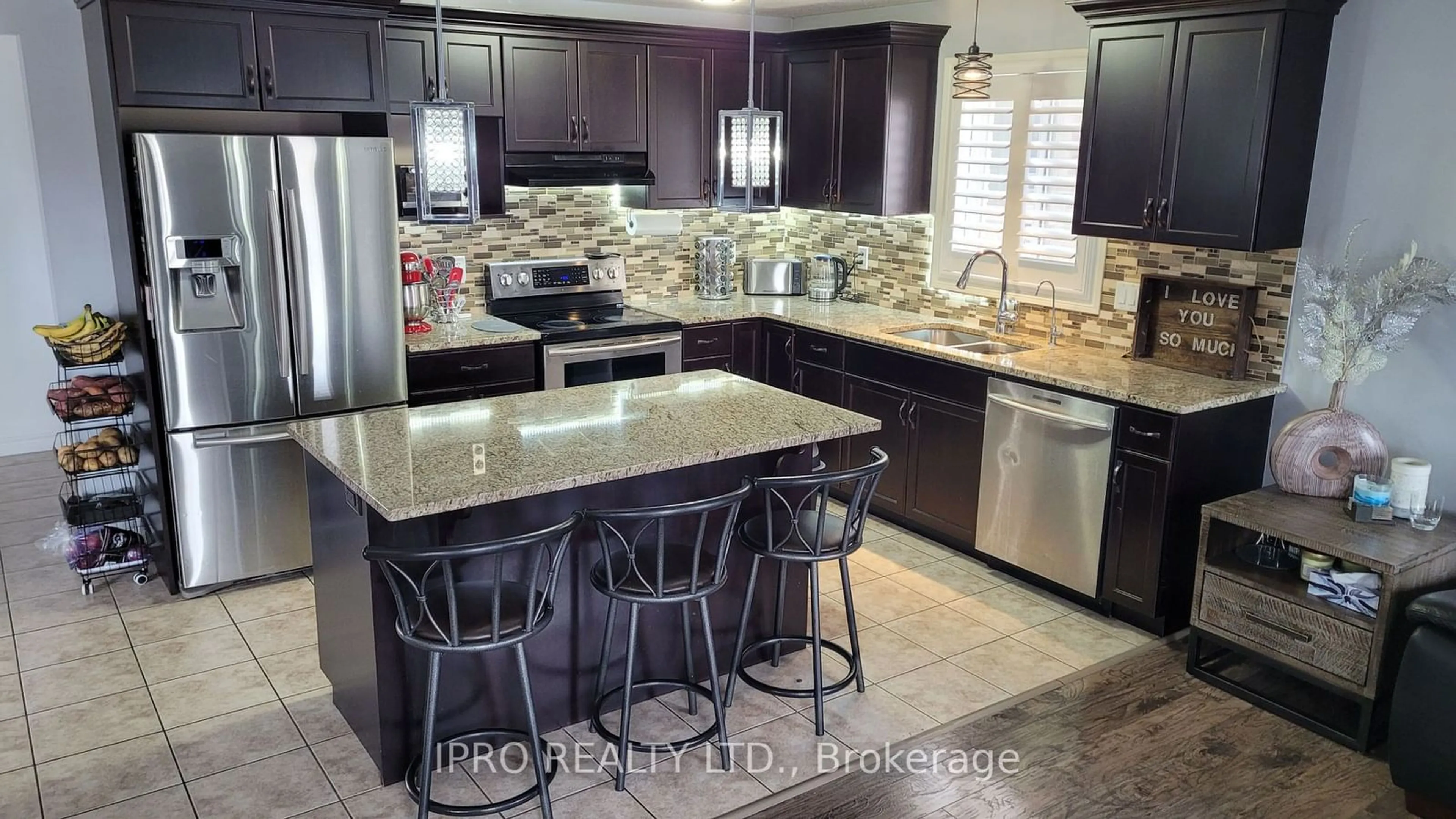 Contemporary kitchen, ceramic/tile floor for 4 Moffat Ave, Ingersoll Ontario N5C 0A7