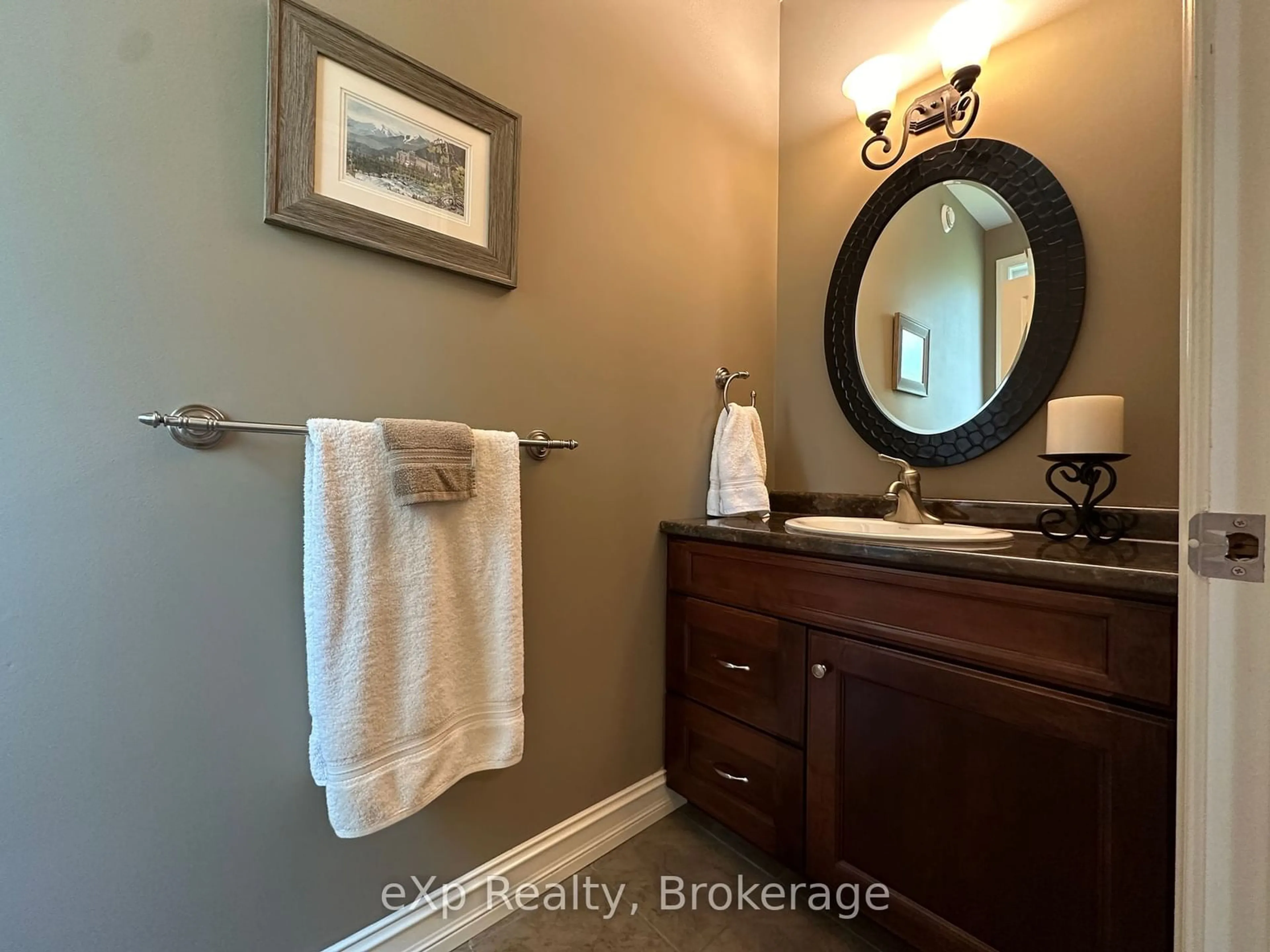 Contemporary bathroom, ceramic/tile floor for 410 Lake Rosalind Road 4, Brockton Ontario N4N 3B9