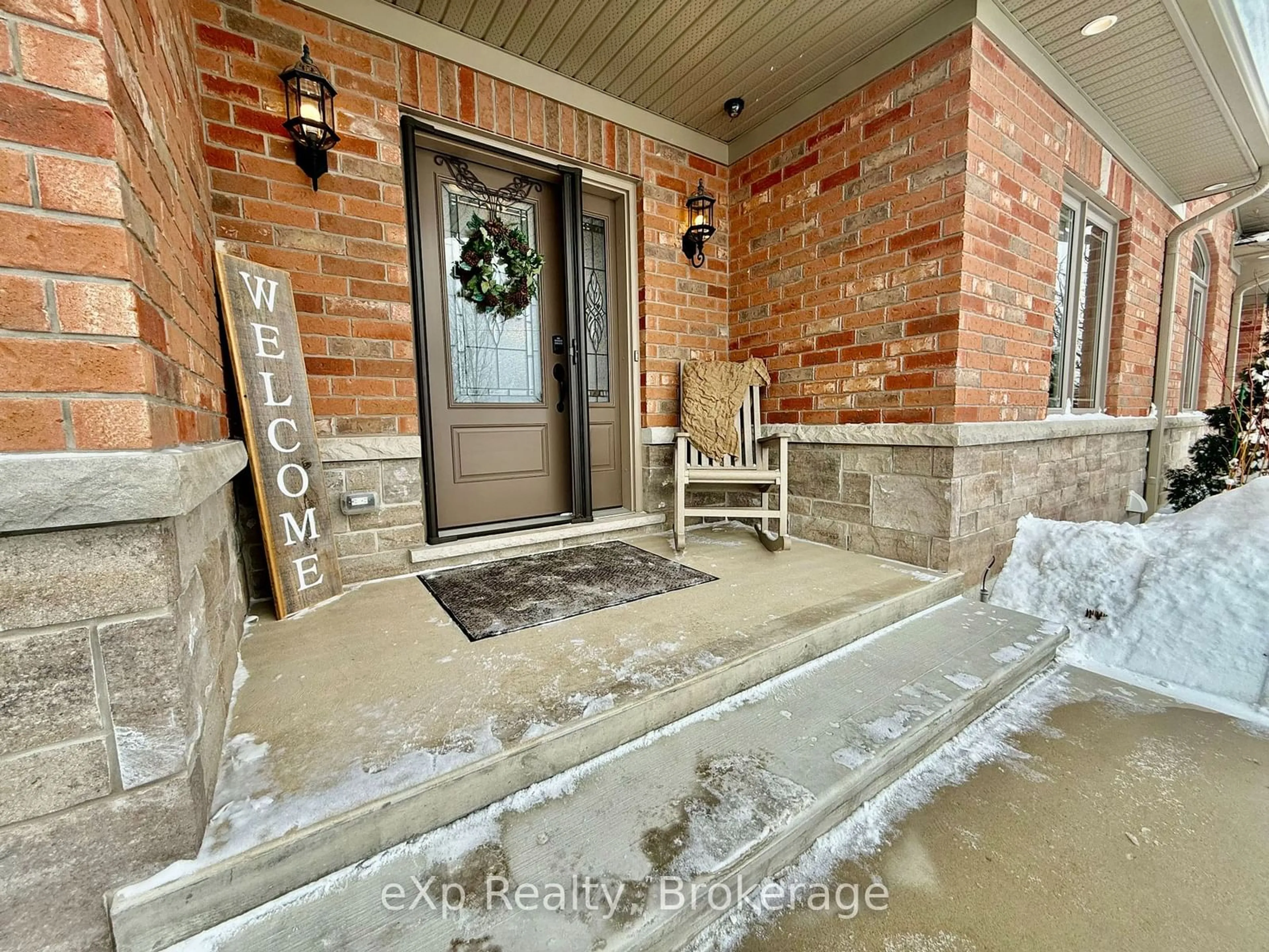 Indoor entryway for 10 Brown St, Minto Ontario N0G 1M0