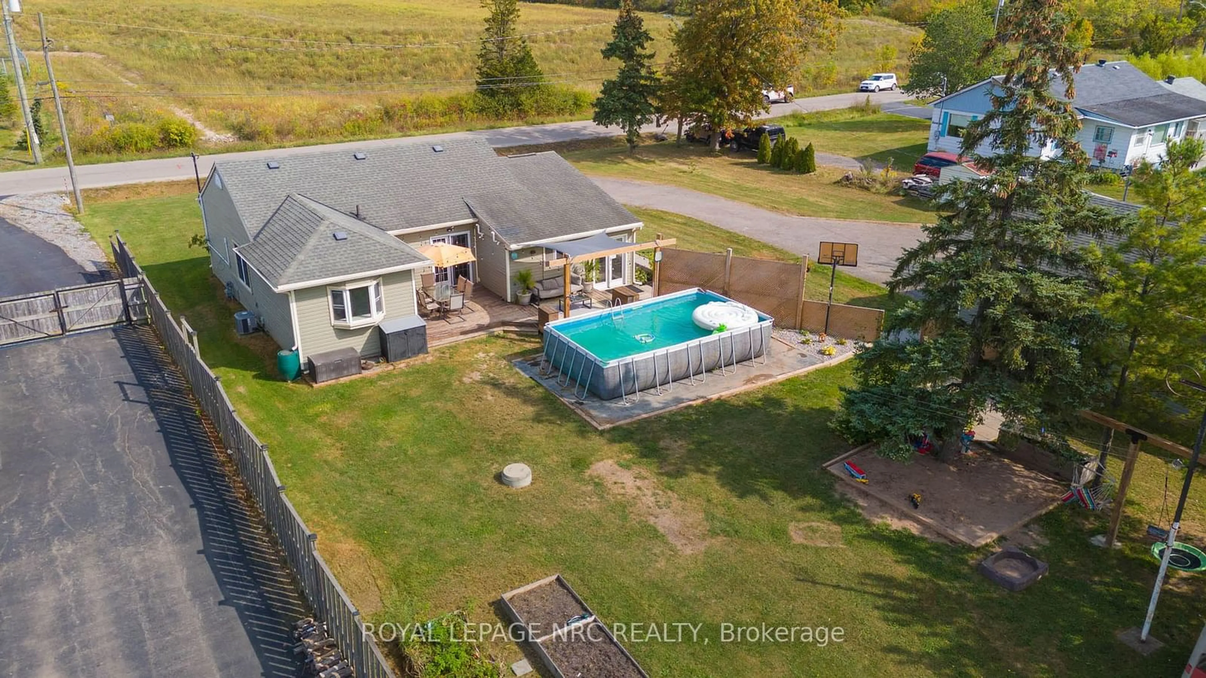 A pic from outside/outdoor area/front of a property/back of a property/a pic from drone, water/lake/river/ocean view for 172 BARRICK Rd, Port Colborne Ontario L3K 4B4