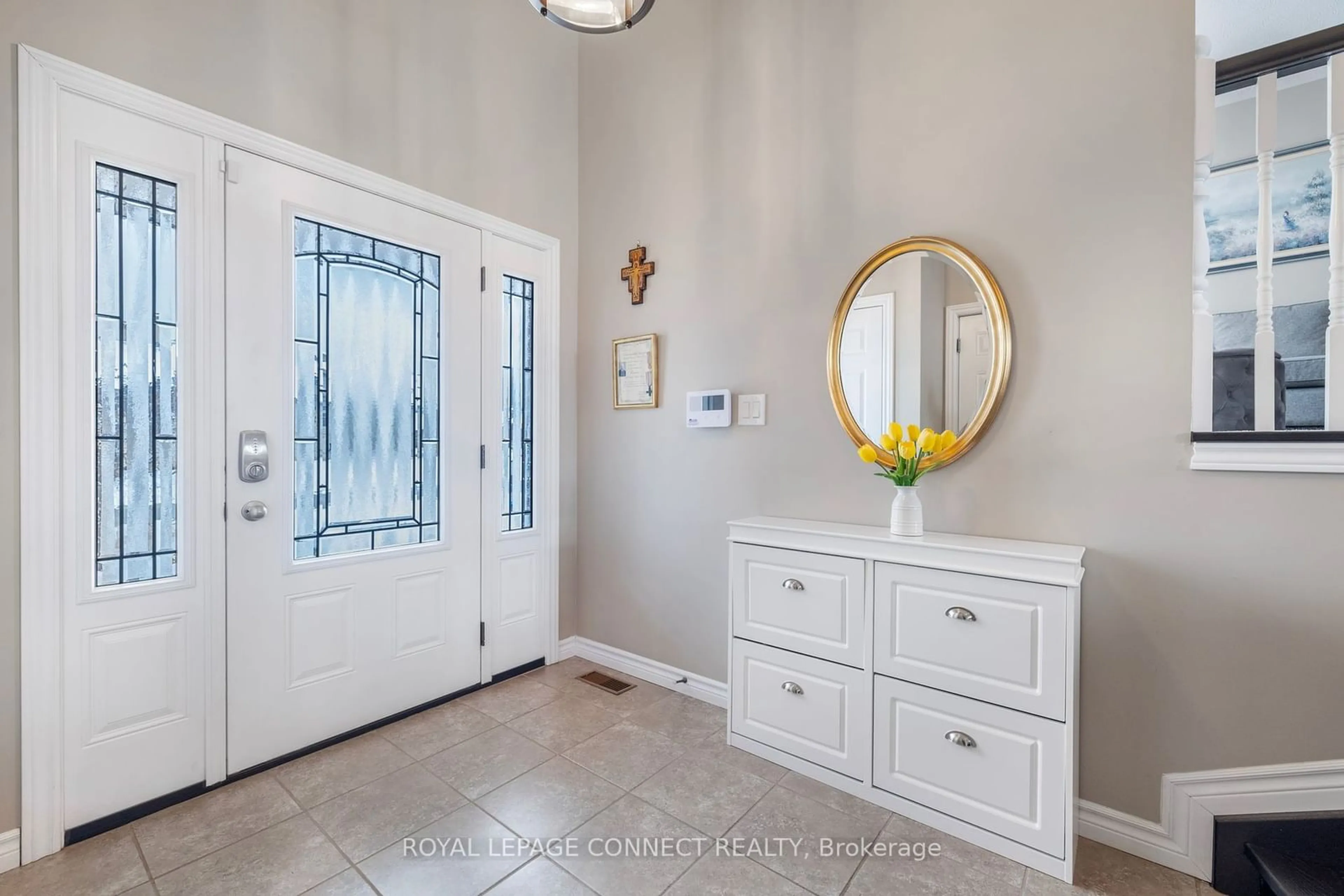 Indoor entryway for 6 Redbud Cres, Norfolk Ontario N3Y 4L1