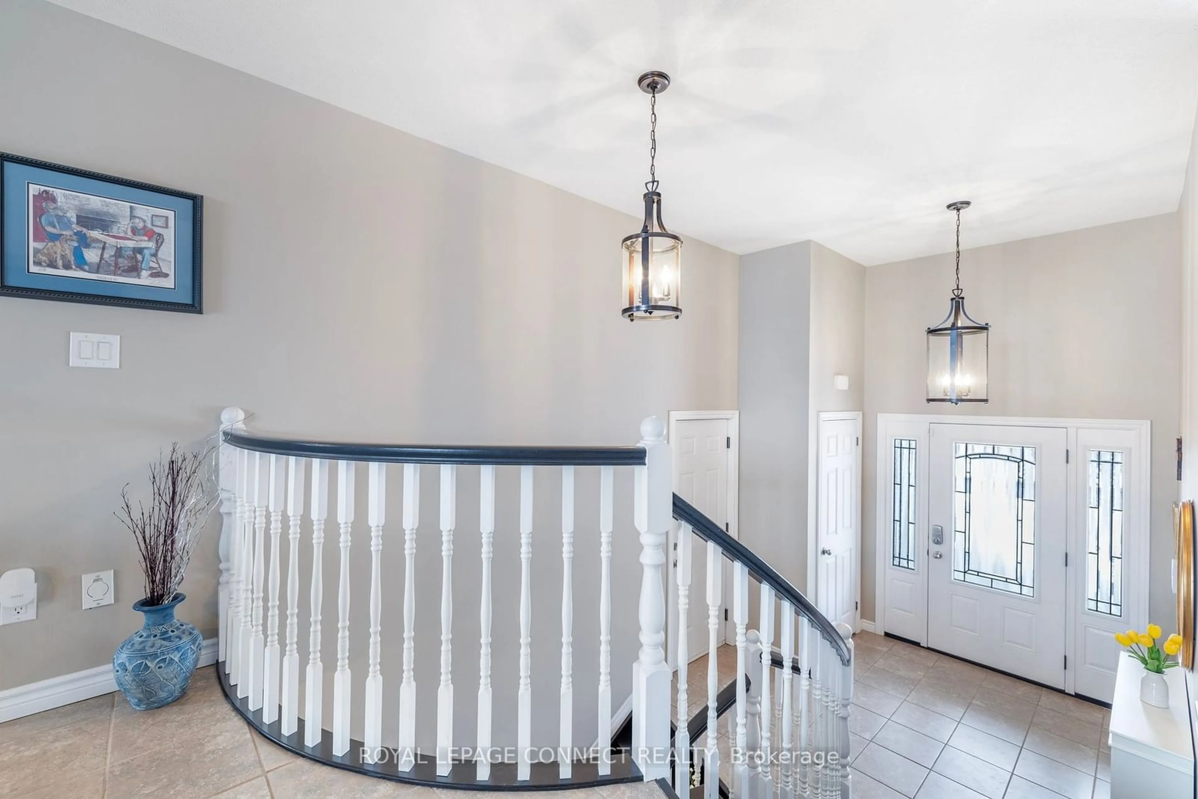 Indoor entryway for 6 Redbud Cres, Norfolk Ontario N3Y 4L1