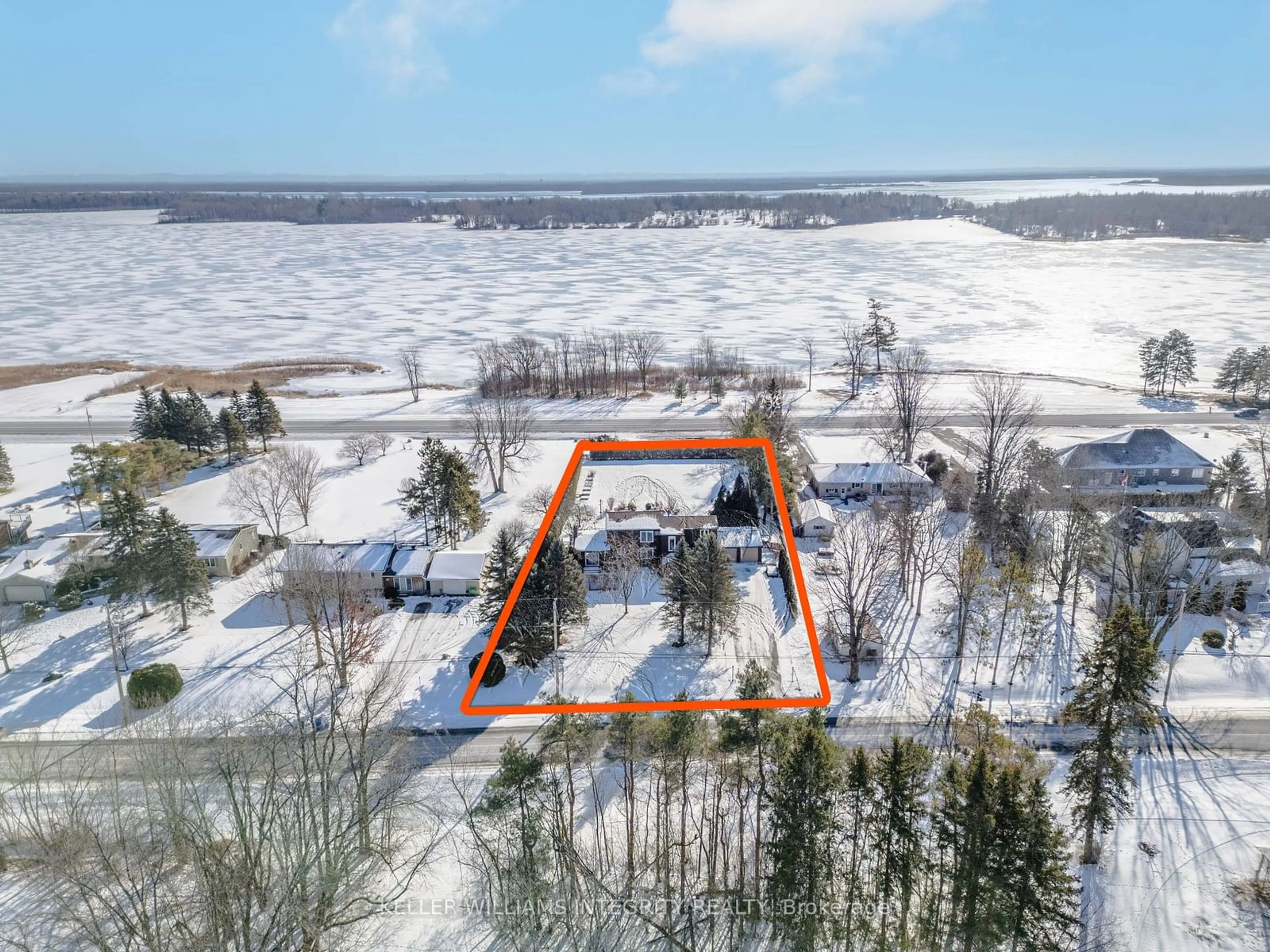 A pic from outside/outdoor area/front of a property/back of a property/a pic from drone, building for 15220 Colonial Dr, South Stormont Ontario K0C 1M0