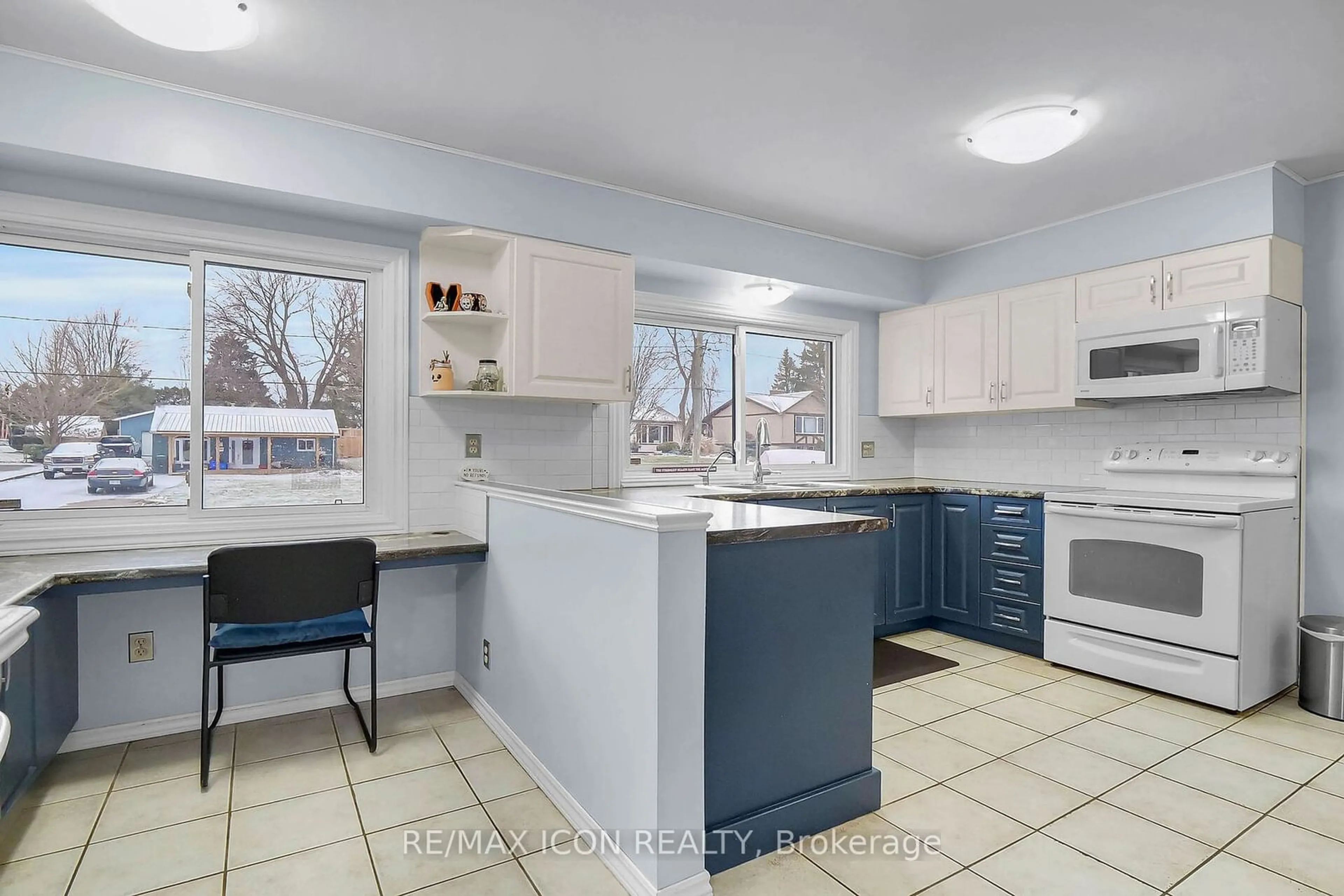 Open concept kitchen, ceramic/tile floor for 229 Church St, Central Elgin Ontario N0L 1B0