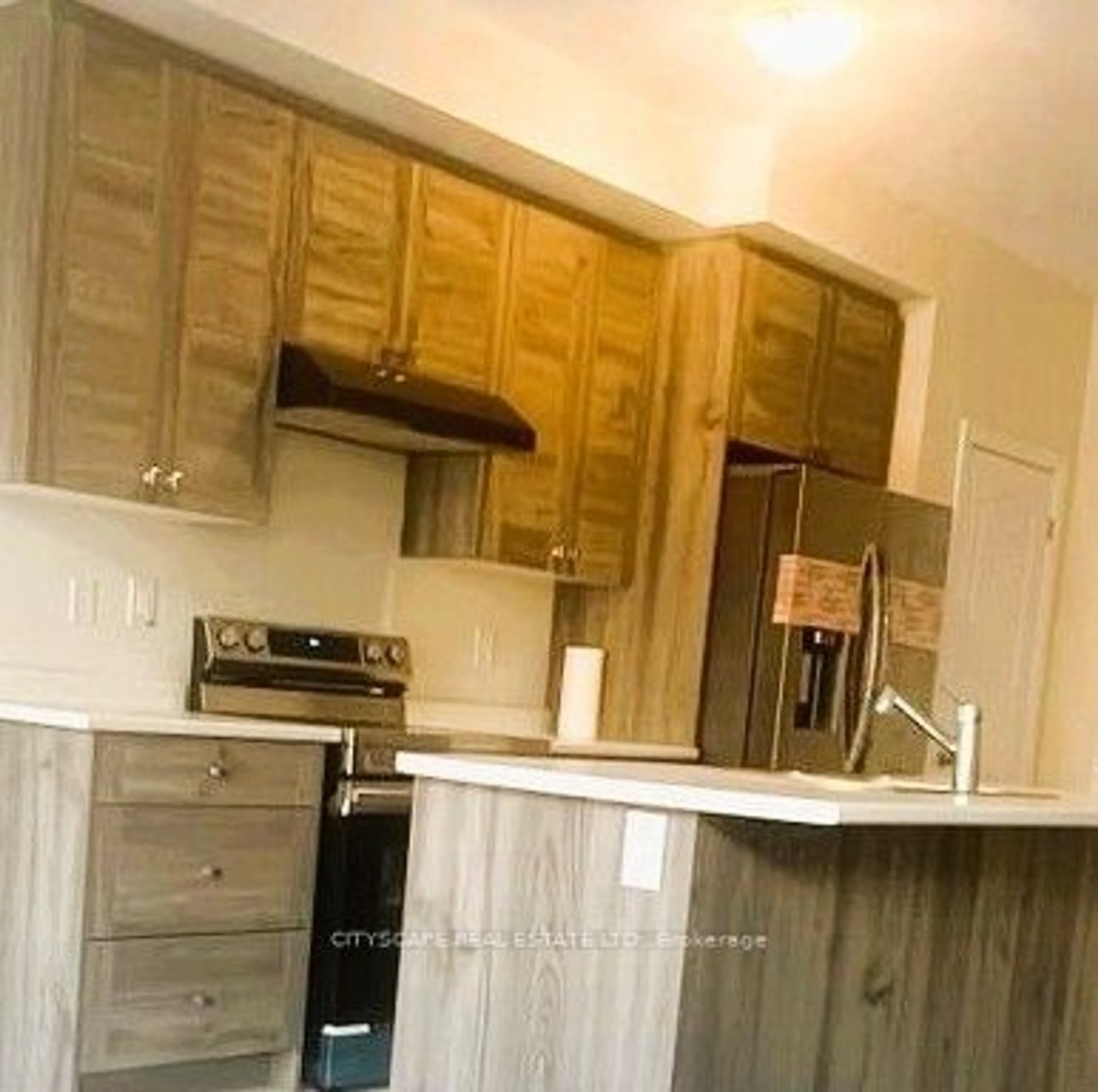 Standard kitchen, wood/laminate floor for 21 Ever Sweet Way, Thorold Ontario L2V 0K9