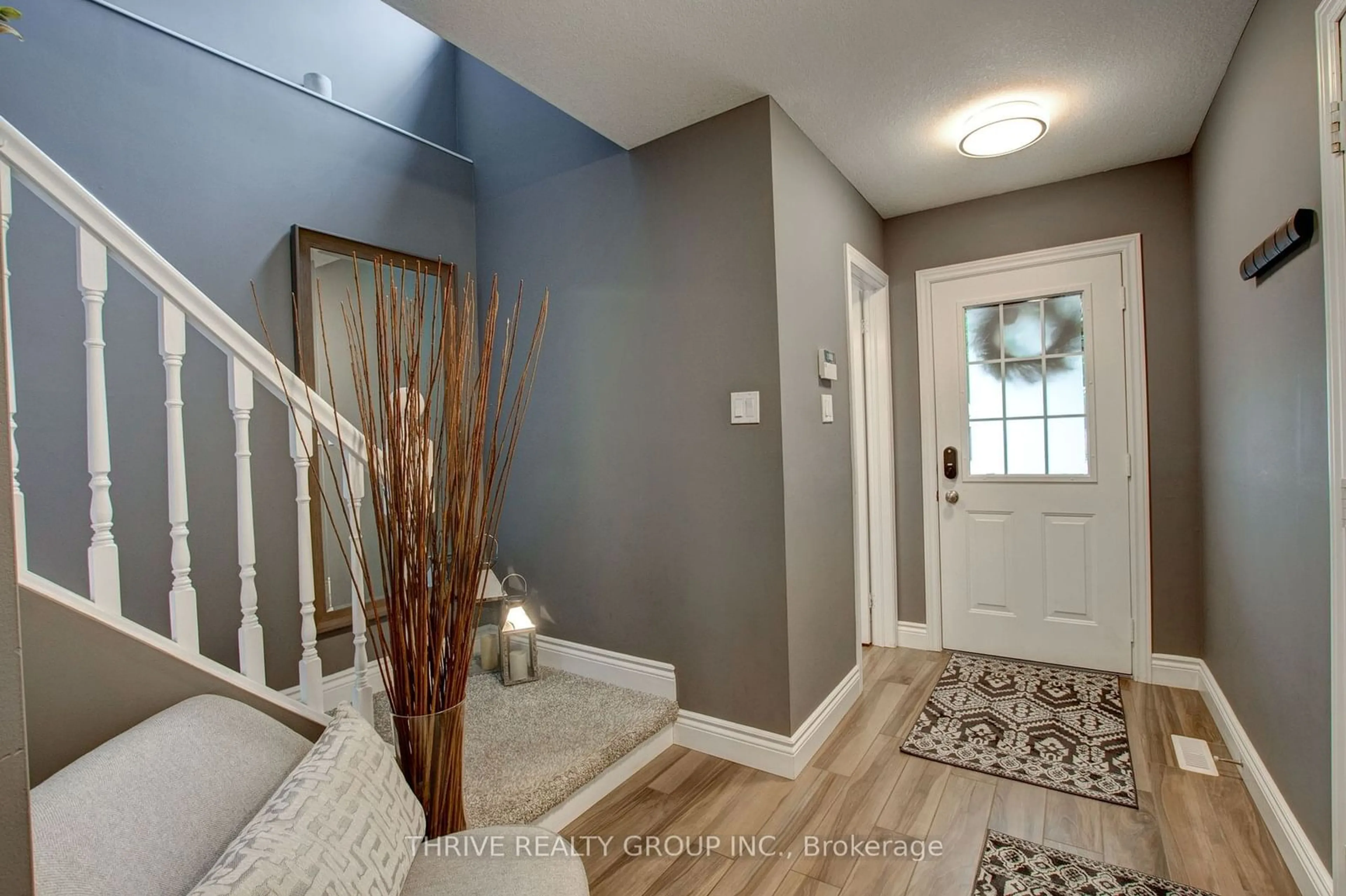 Indoor entryway for 283 Rossmore Crt, London Ontario N6C 6B8