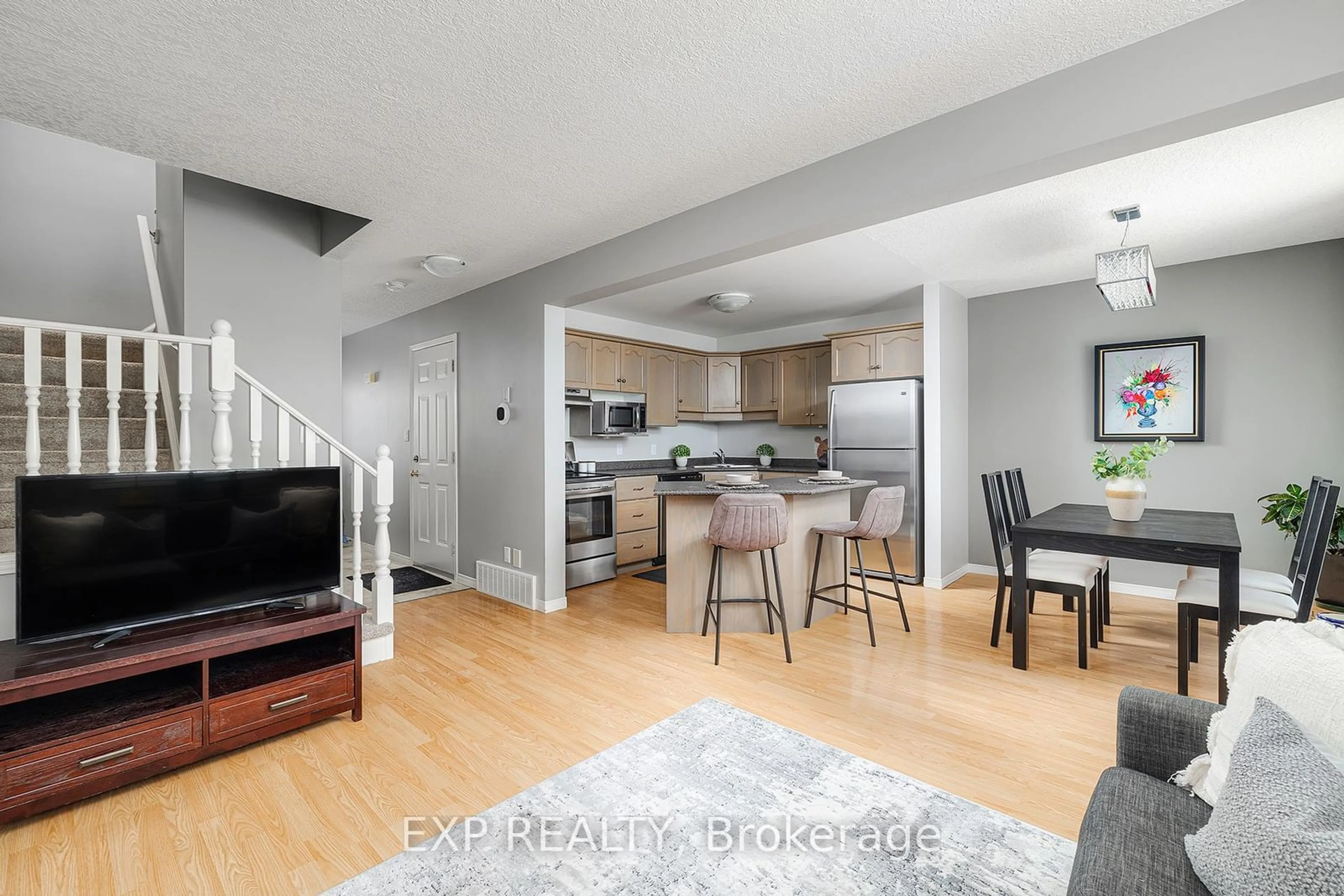 Open concept kitchen, unknown for 148 Athlone Cres, Stratford Ontario N4Z 1H9