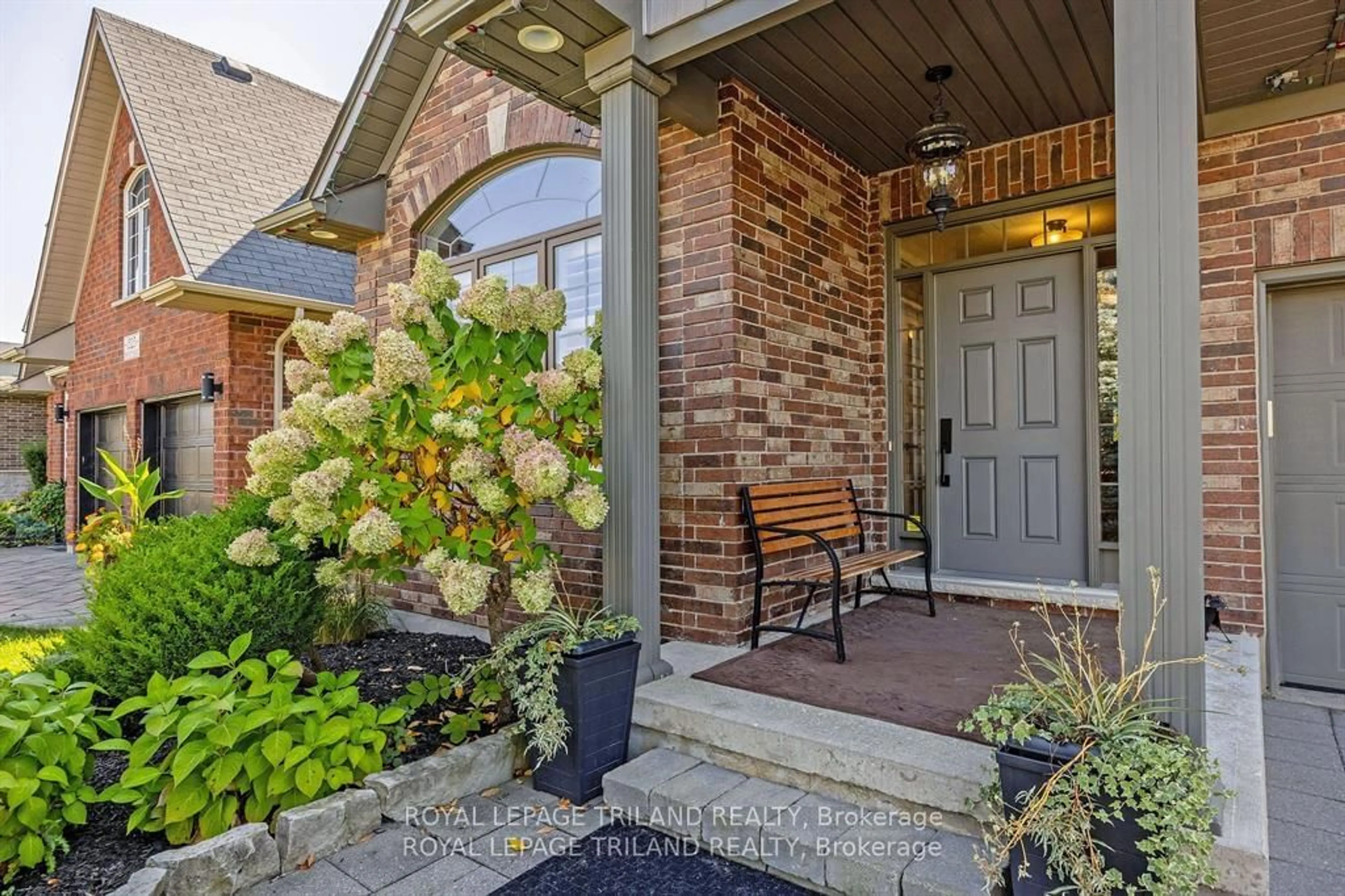 Indoor entryway for 1519 Privet Pl, London Ontario N5X 0E7