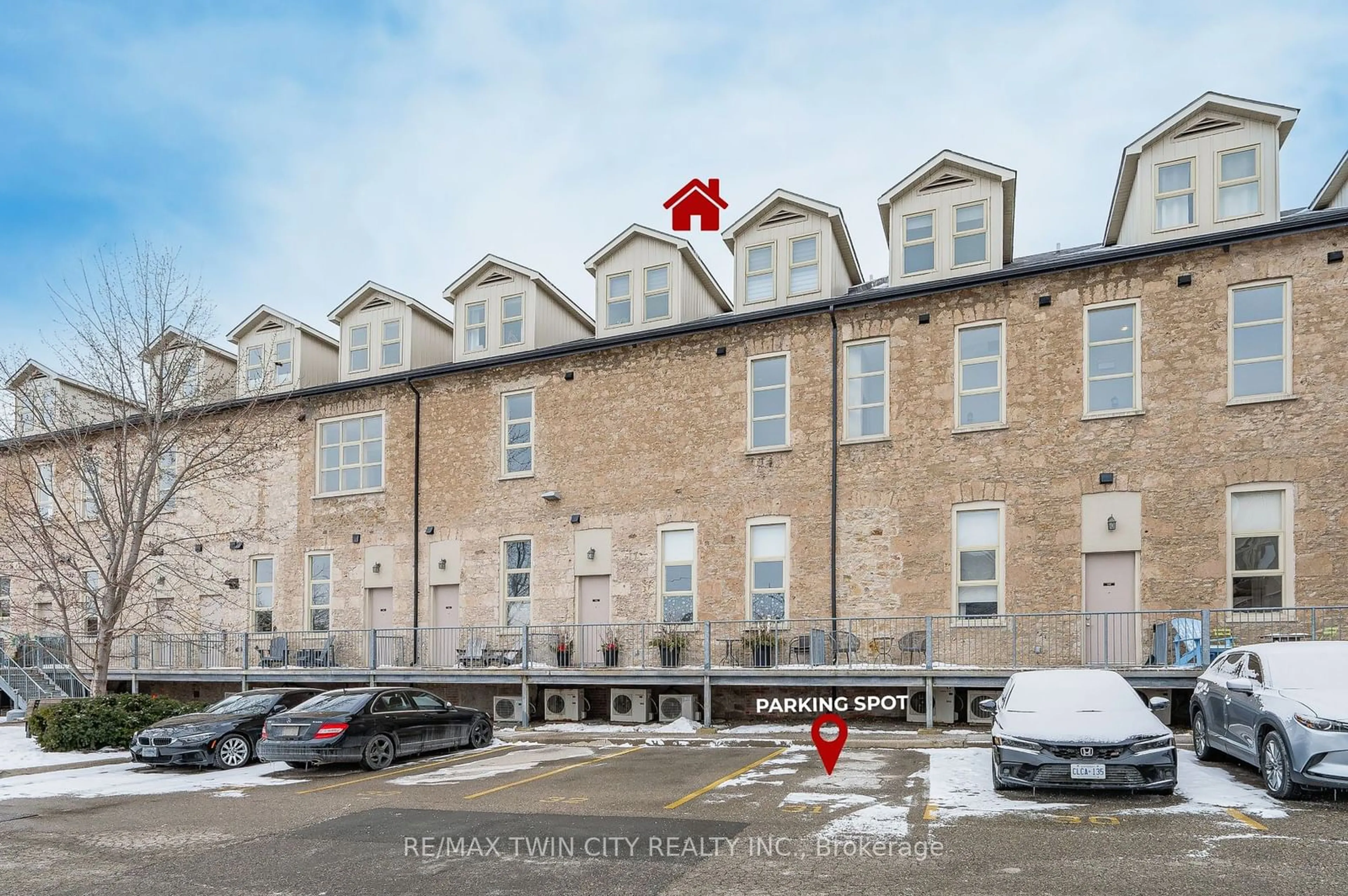 A pic from outside/outdoor area/front of a property/back of a property/a pic from drone, building for 25 Concession St #114, Cambridge Ontario N1R 2G6