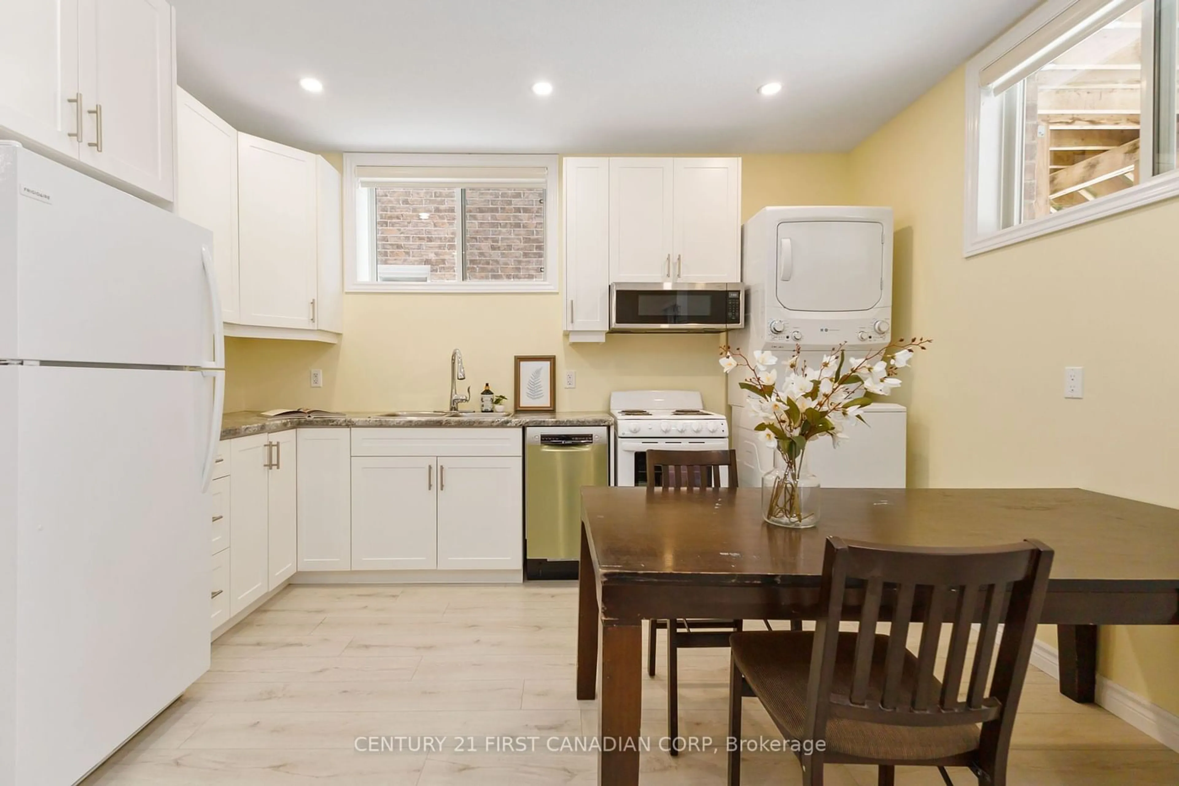 Standard kitchen, unknown for 4410 Lismer Lane, London Ontario N6L 0E1