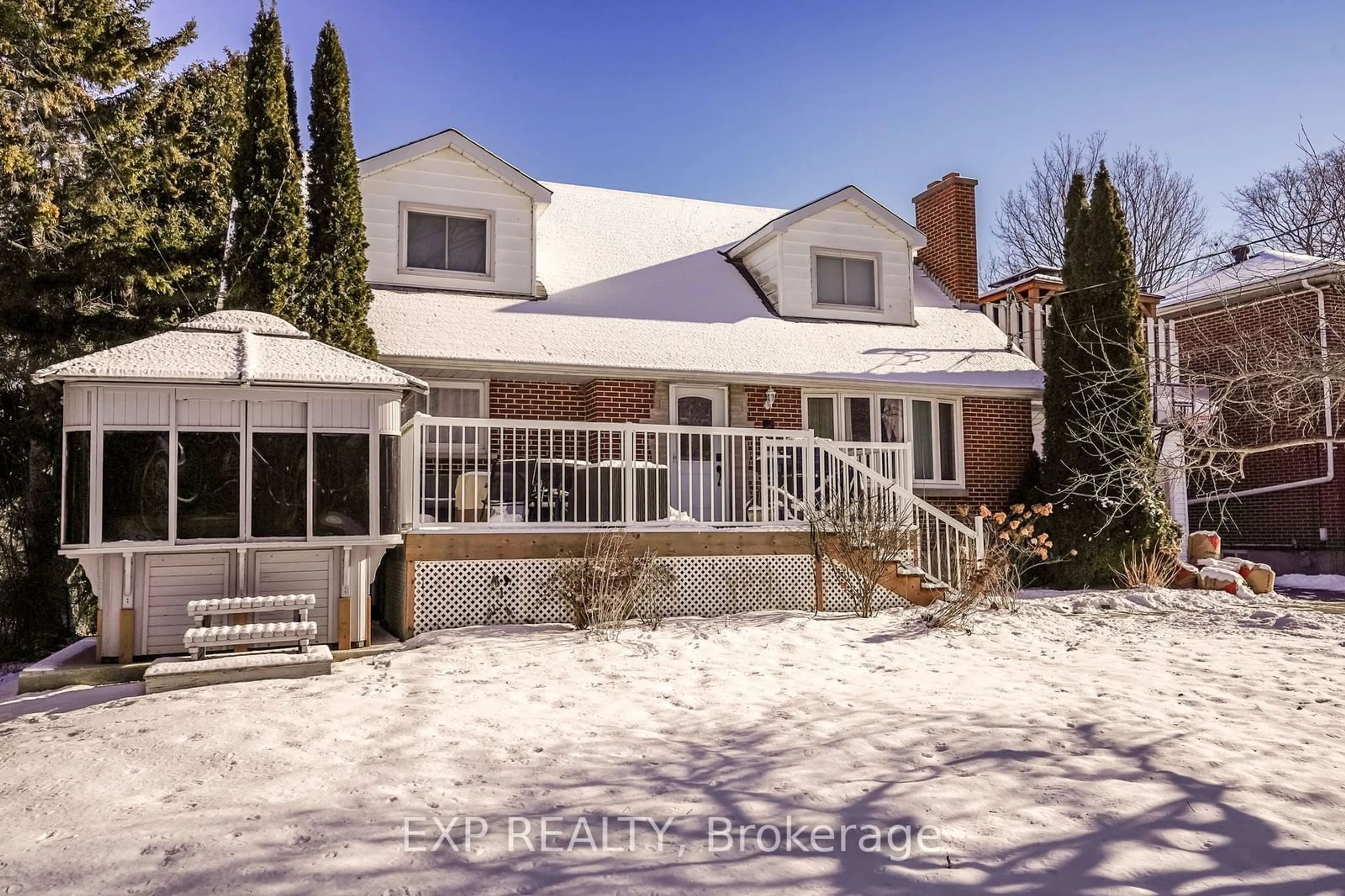 A pic from outside/outdoor area/front of a property/back of a property/a pic from drone, unknown for 130 Tremaine St, Cobourg Ontario K9A 2Z3