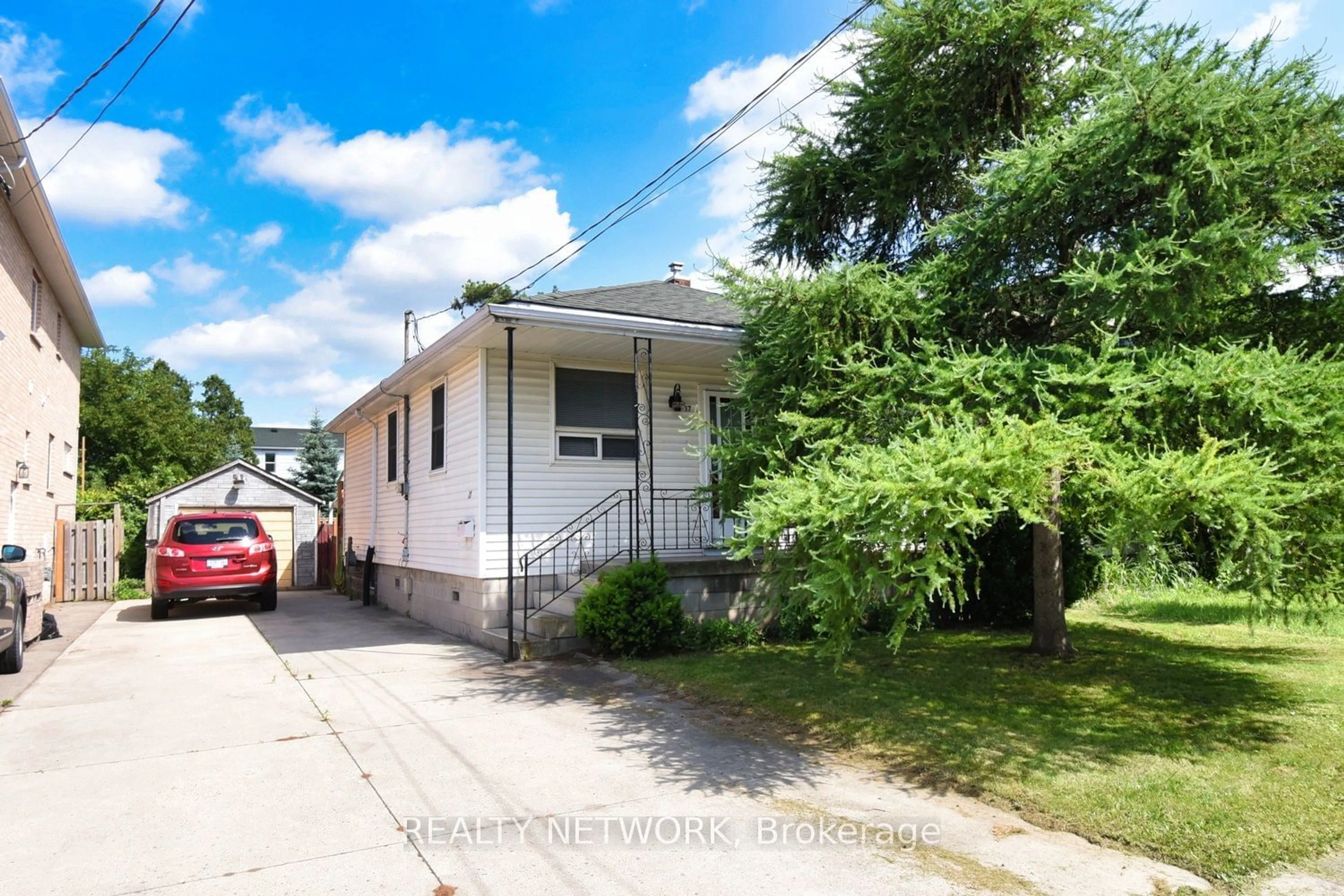 Home with vinyl exterior material, street for 17 Craigroyston Rd, Hamilton Ontario L8H 1A2