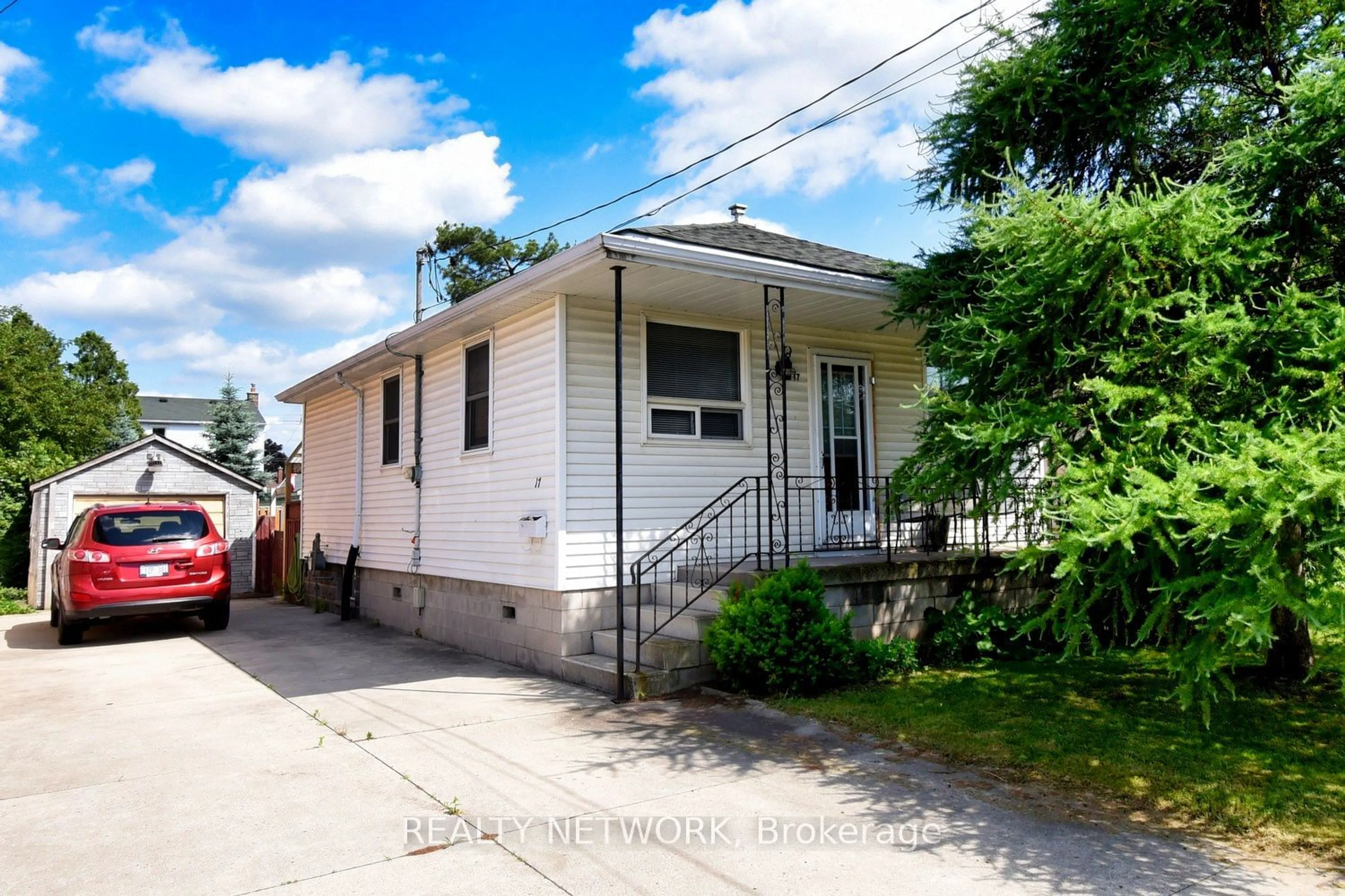 Home with vinyl exterior material, street for 17 Craigroyston Rd, Hamilton Ontario L8H 1A2