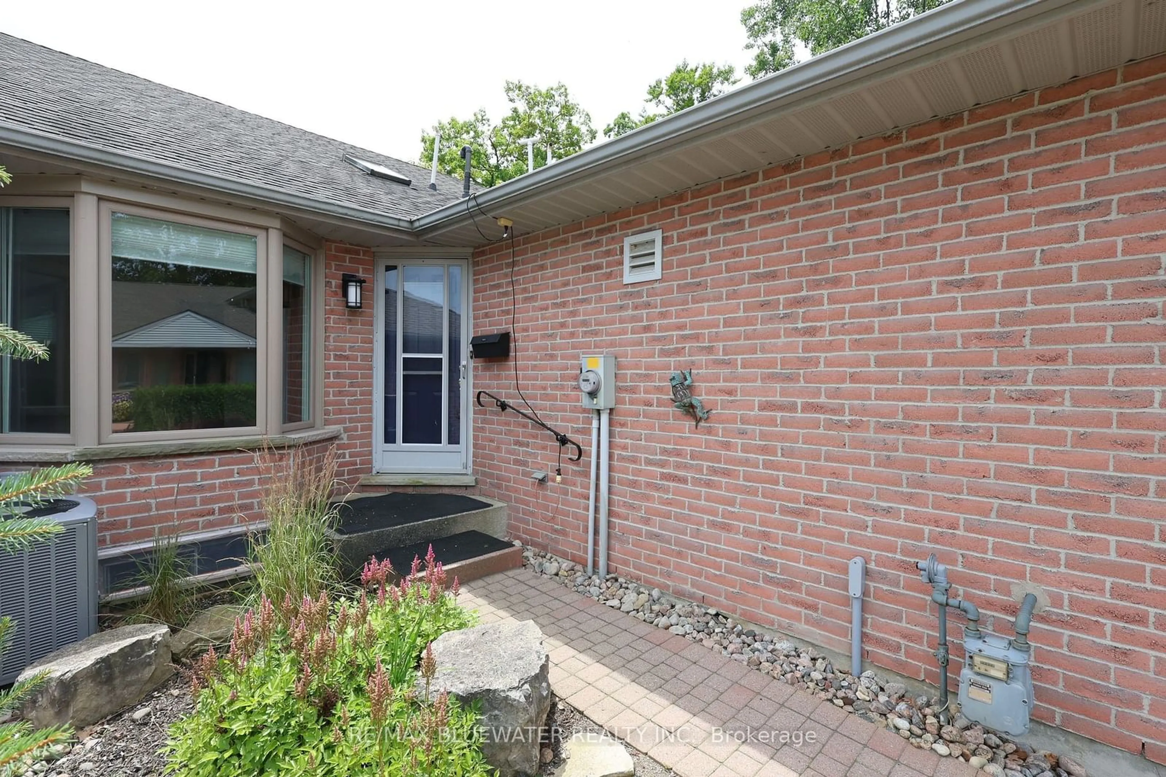 Home with brick exterior material, street for 90 ONTARIO St #24, Lambton Shores Ontario N0M 1T0