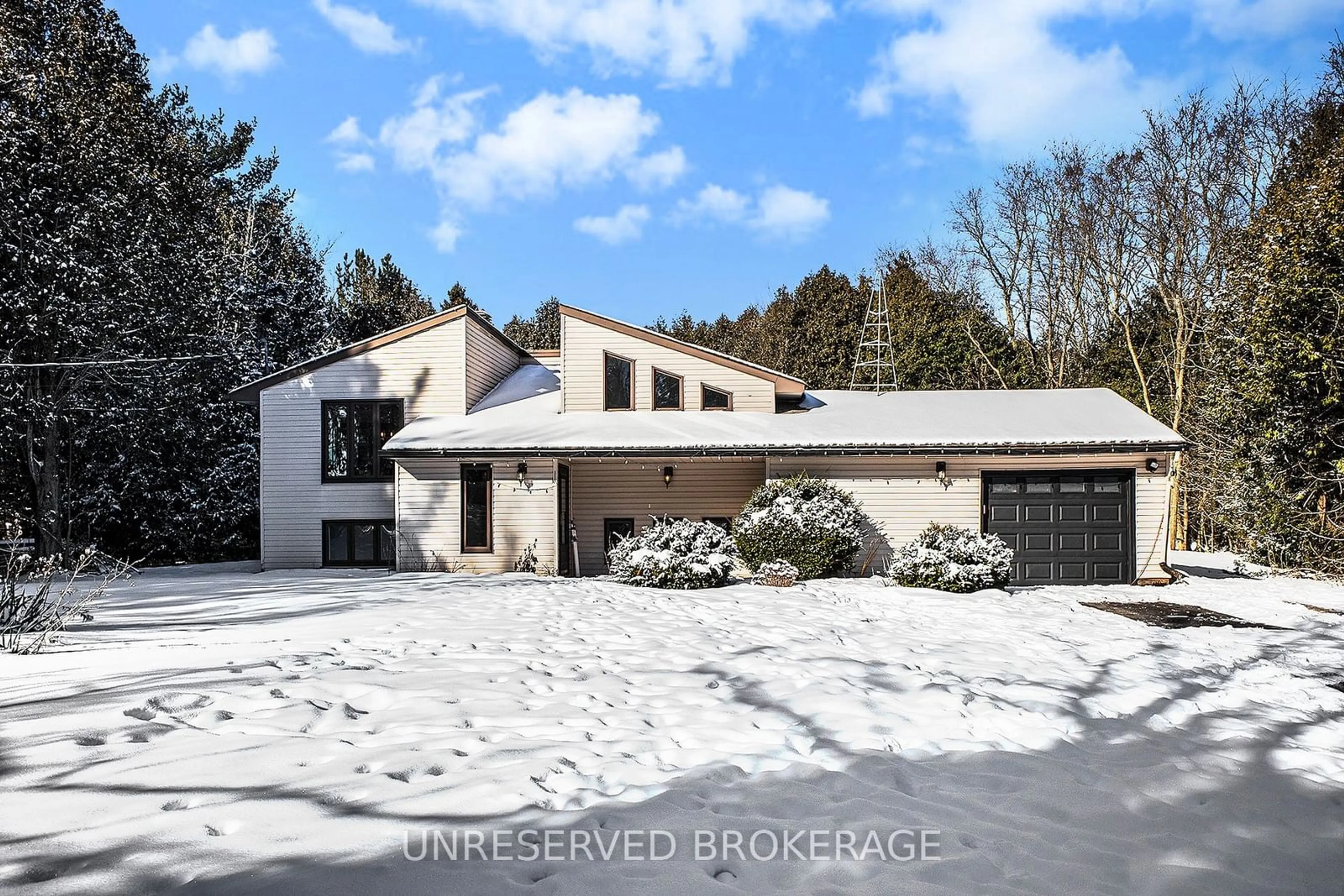 A pic from outside/outdoor area/front of a property/back of a property/a pic from drone, street for 1332 9th Line Rd, Beckwith Ontario K7C 0V9