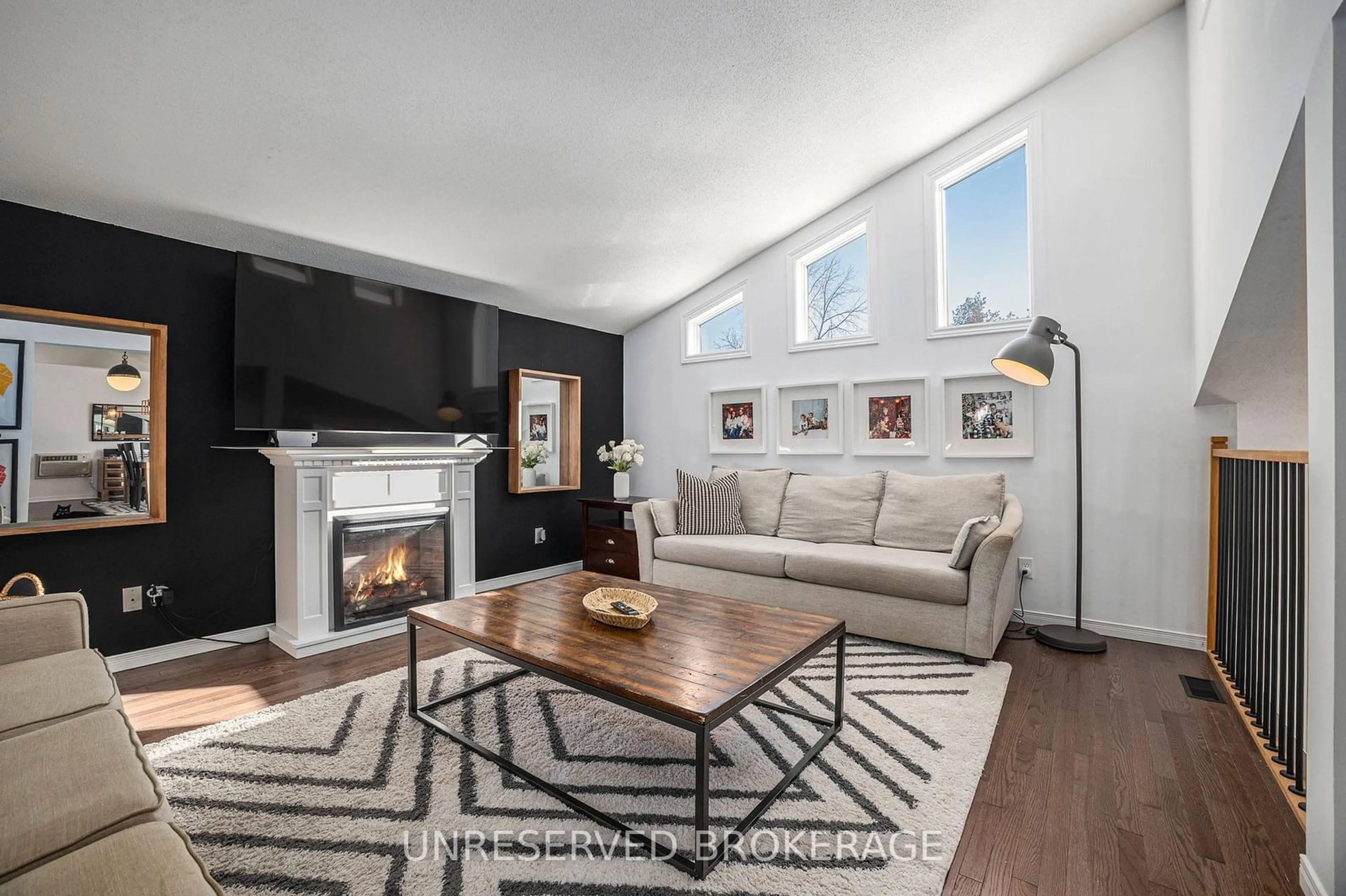 Living room with furniture, unknown for 1332 9th Line Rd, Beckwith Ontario K7C 0V9