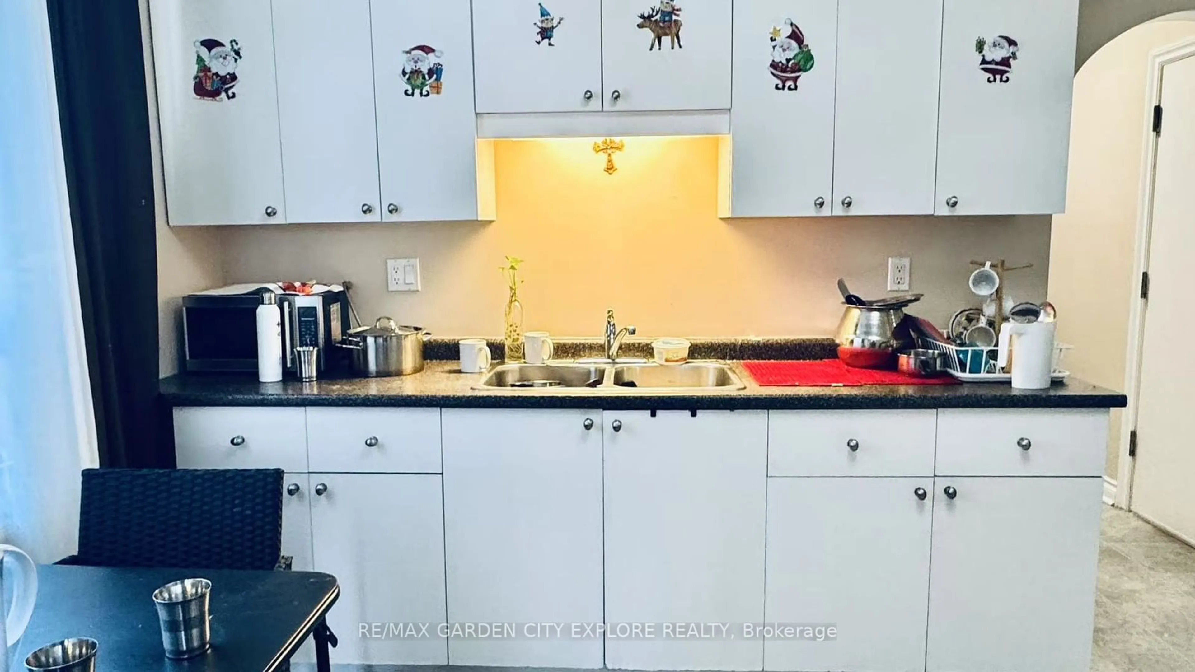 Standard kitchen, unknown for 6296 Orchard Ave, Niagara Falls Ontario L2G 4H1