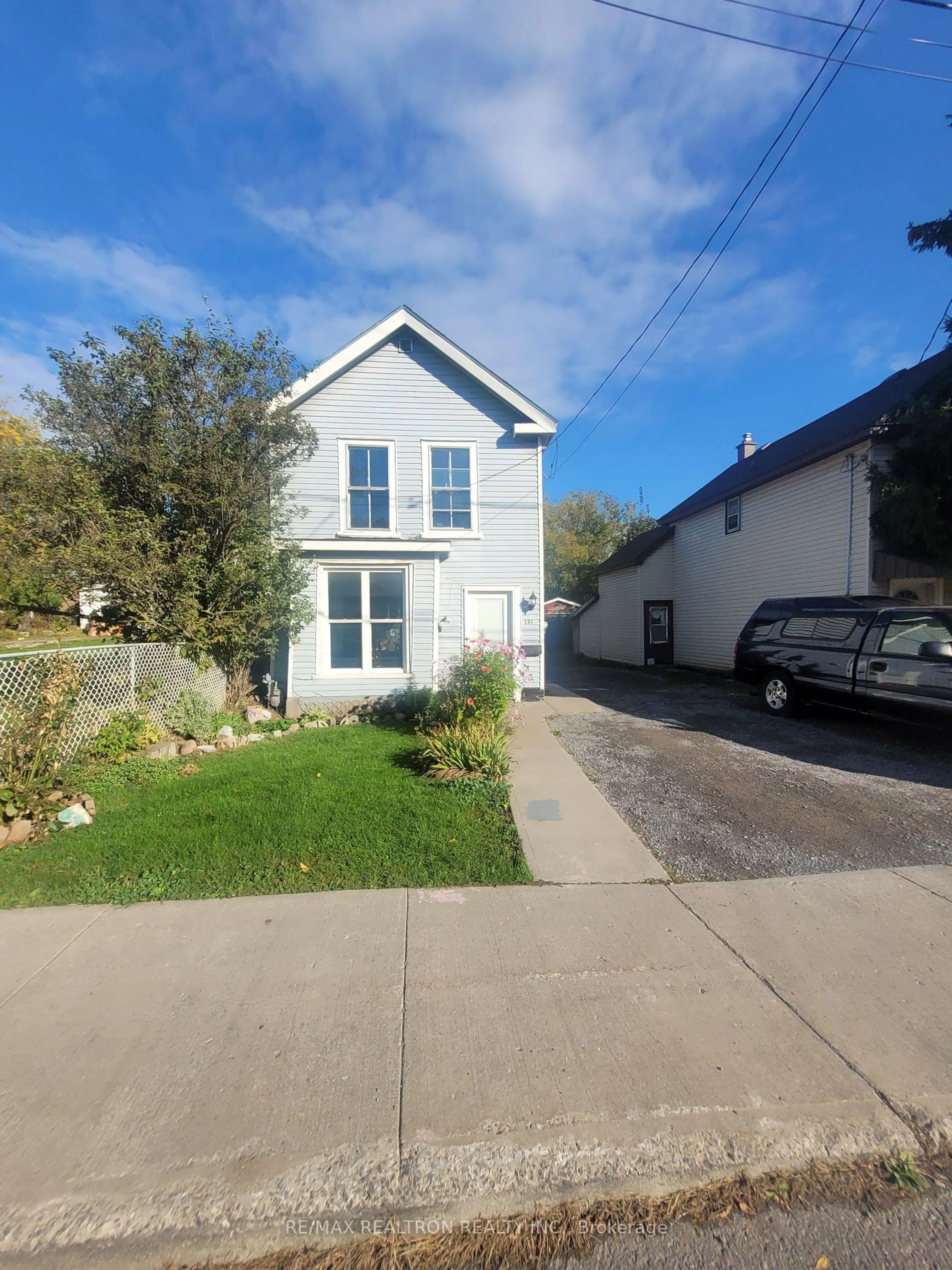 A pic from outside/outdoor area/front of a property/back of a property/a pic from drone, street for 131 James St, Kingston Ontario K7K 1Z5