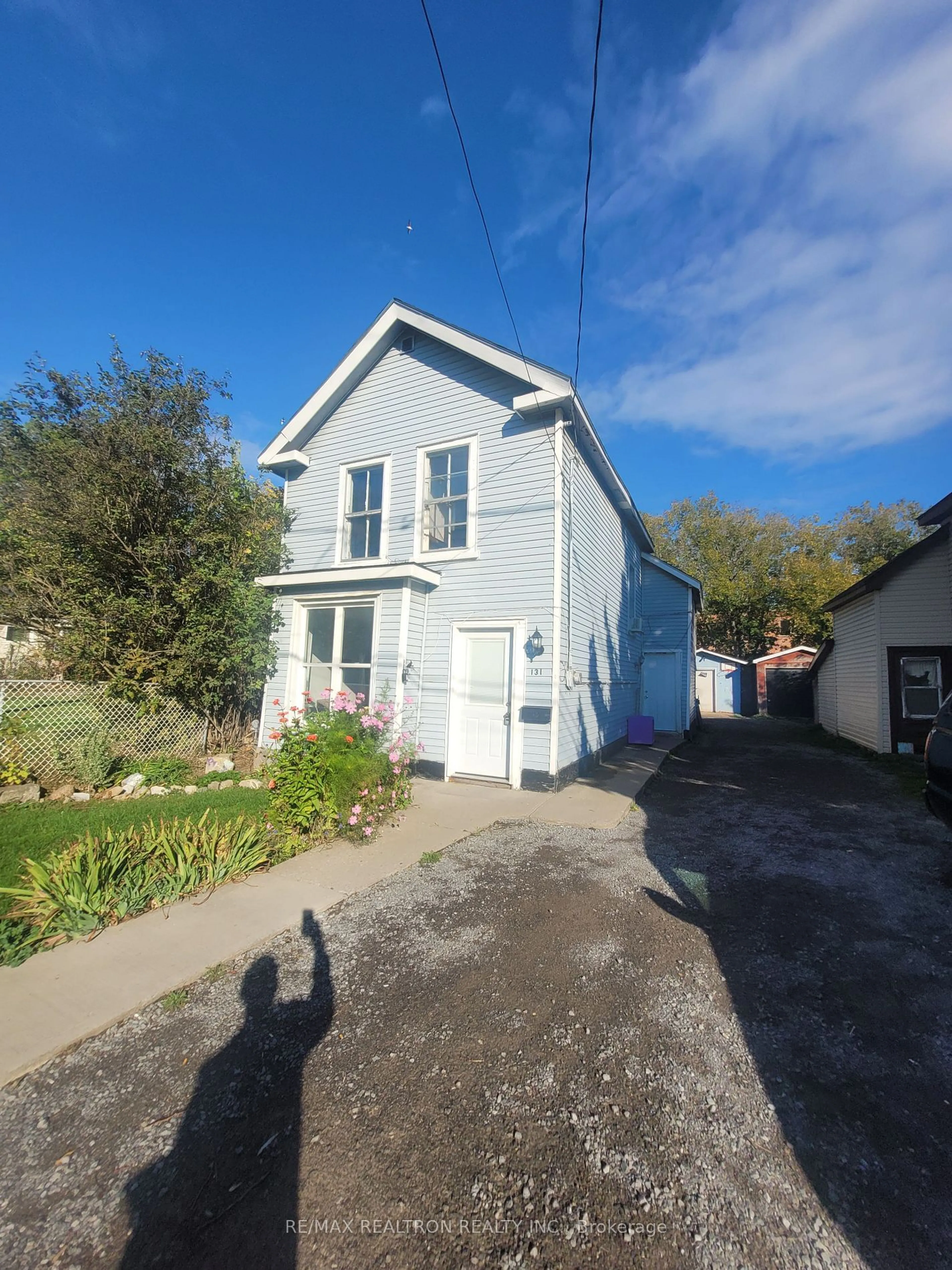 A pic from outside/outdoor area/front of a property/back of a property/a pic from drone, street for 131 James St, Kingston Ontario K7K 1Z5