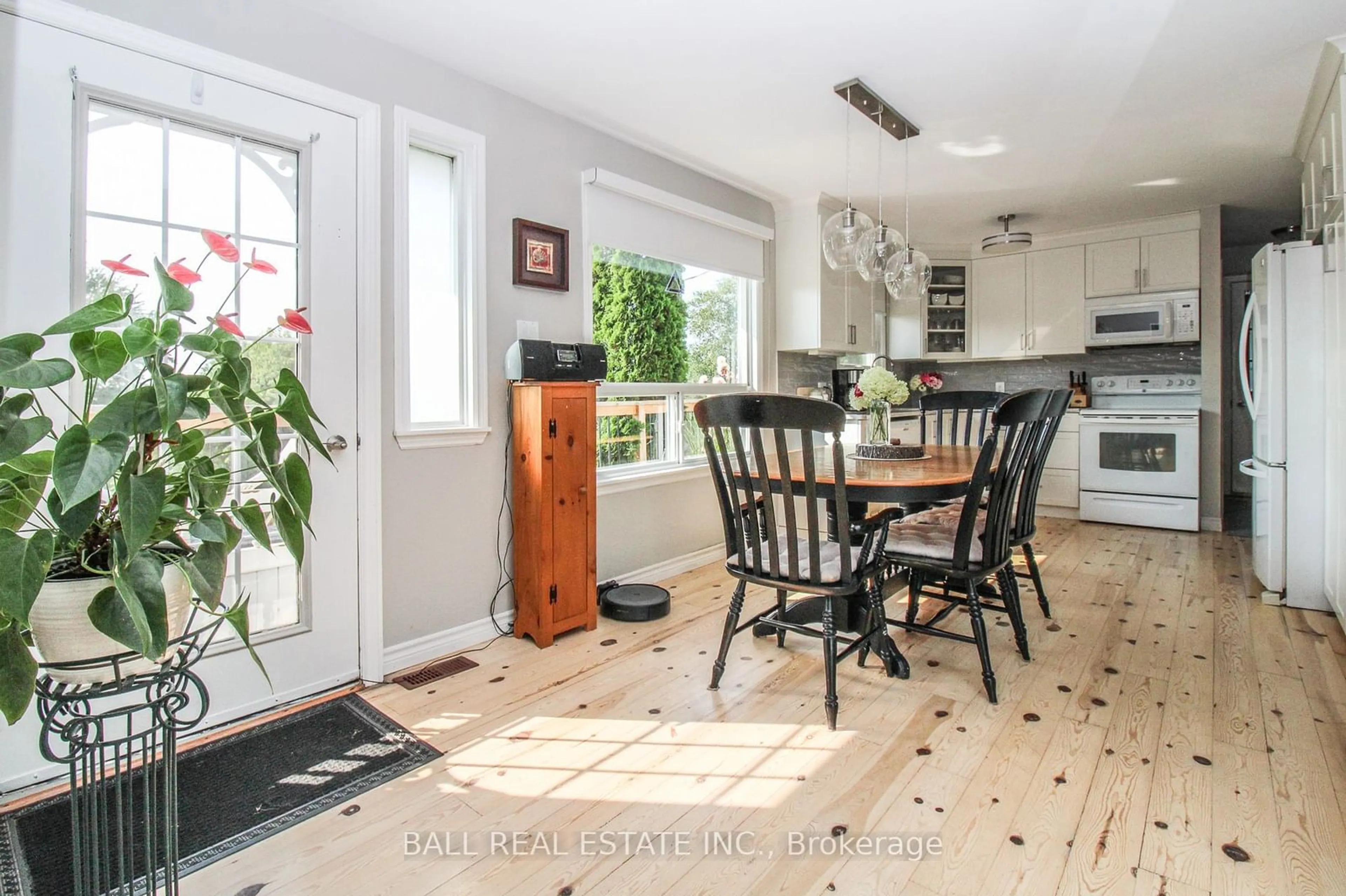 Open concept kitchen, unknown for 84 Cedarview Dr, Kawartha Lakes Ontario K0L 2W0