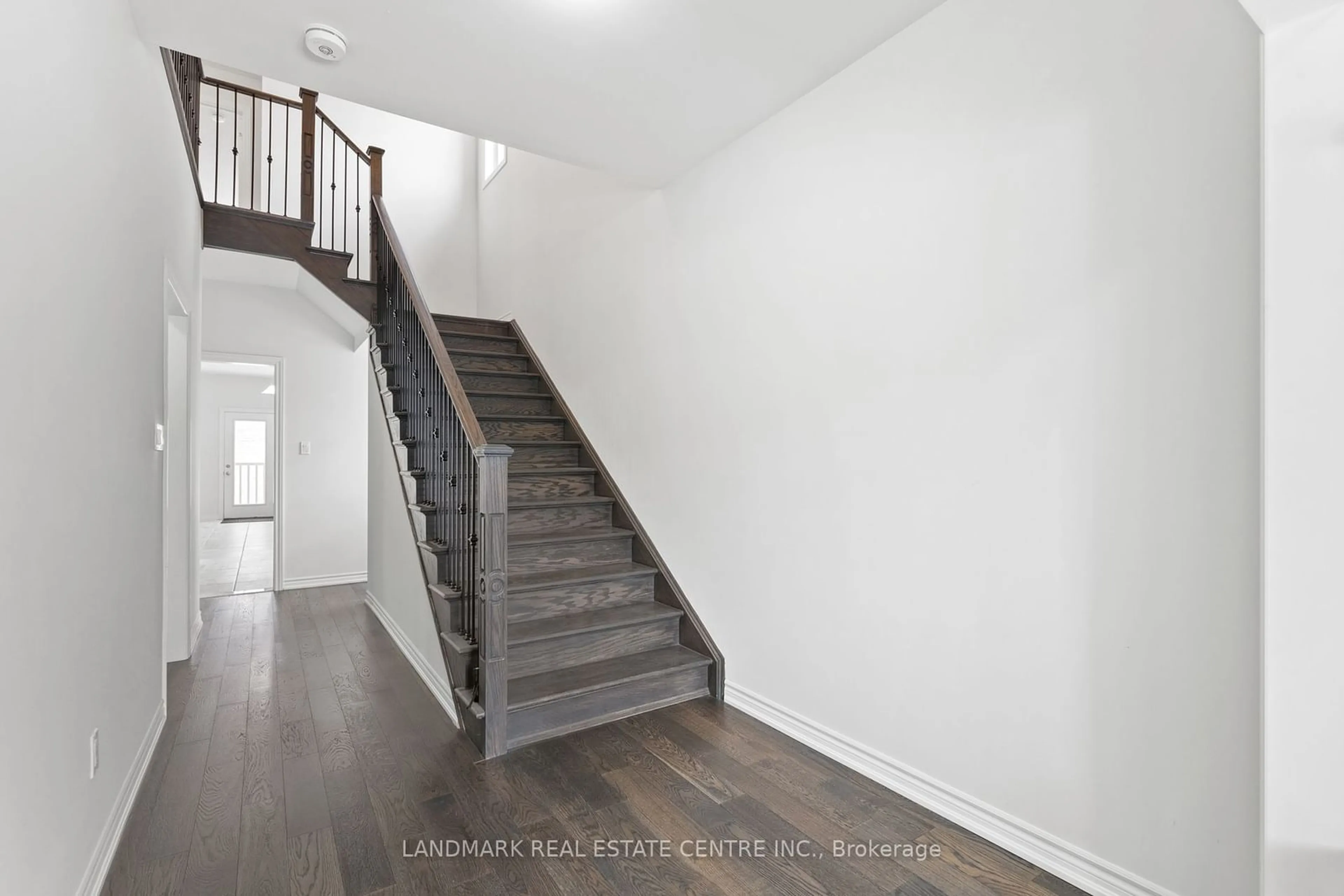 Stairs for 96 Palace St, Thorold Ontario L2V 0M9