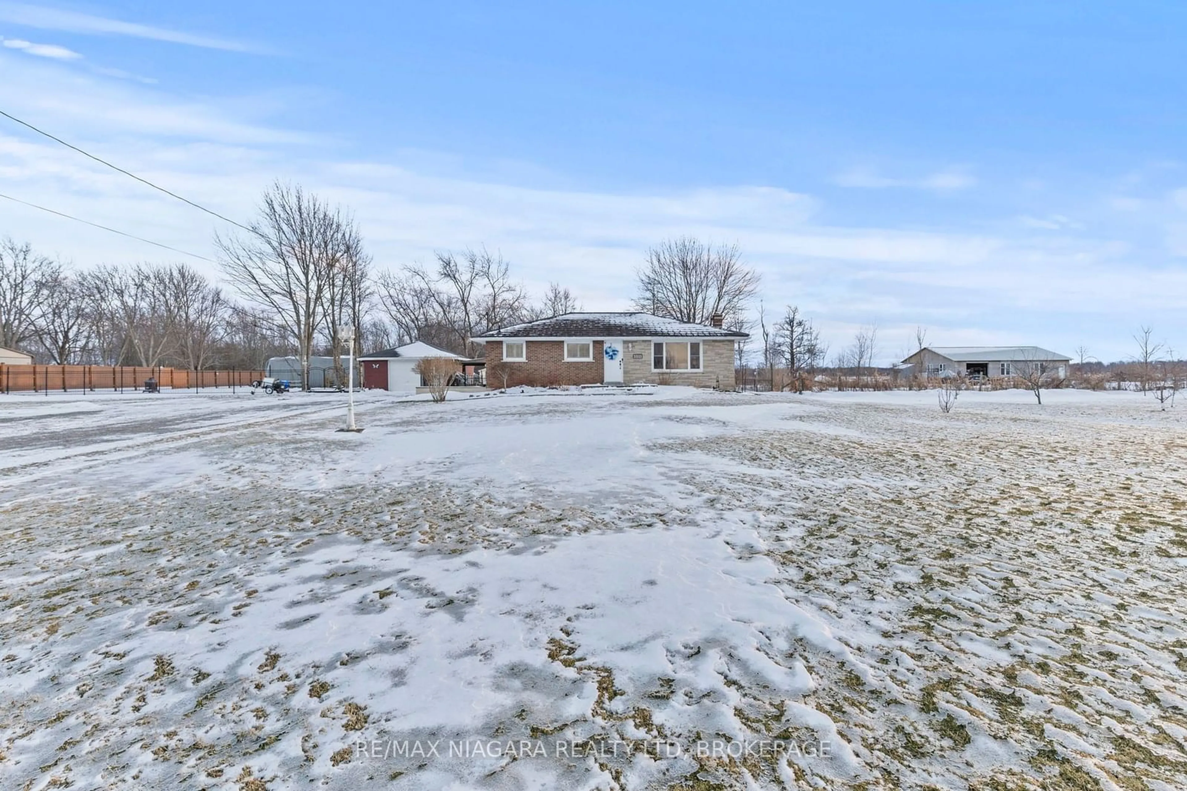 A pic from outside/outdoor area/front of a property/back of a property/a pic from drone, unknown for 3321 Hwy 3, Port Colborne Ontario L3K 5V3